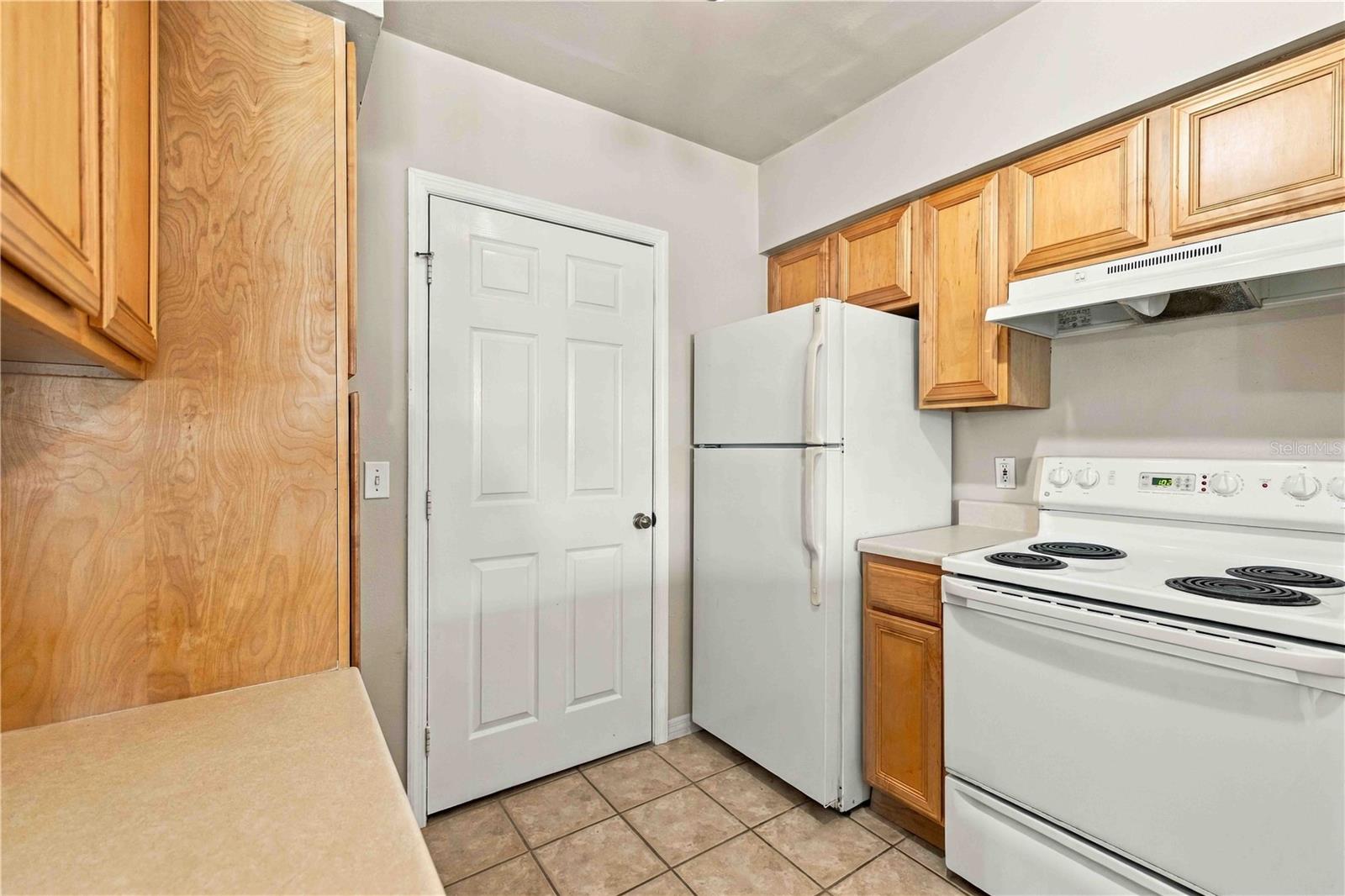 1015 VILLAGIO CIR #102 — photo 11