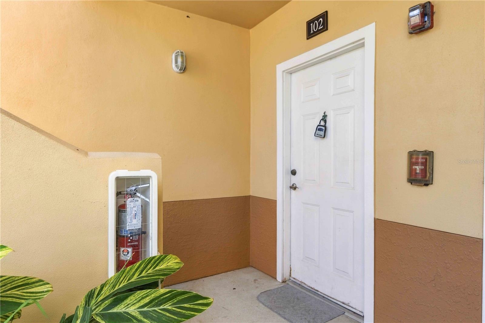 1015 VILLAGIO CIR #102 — photo 3