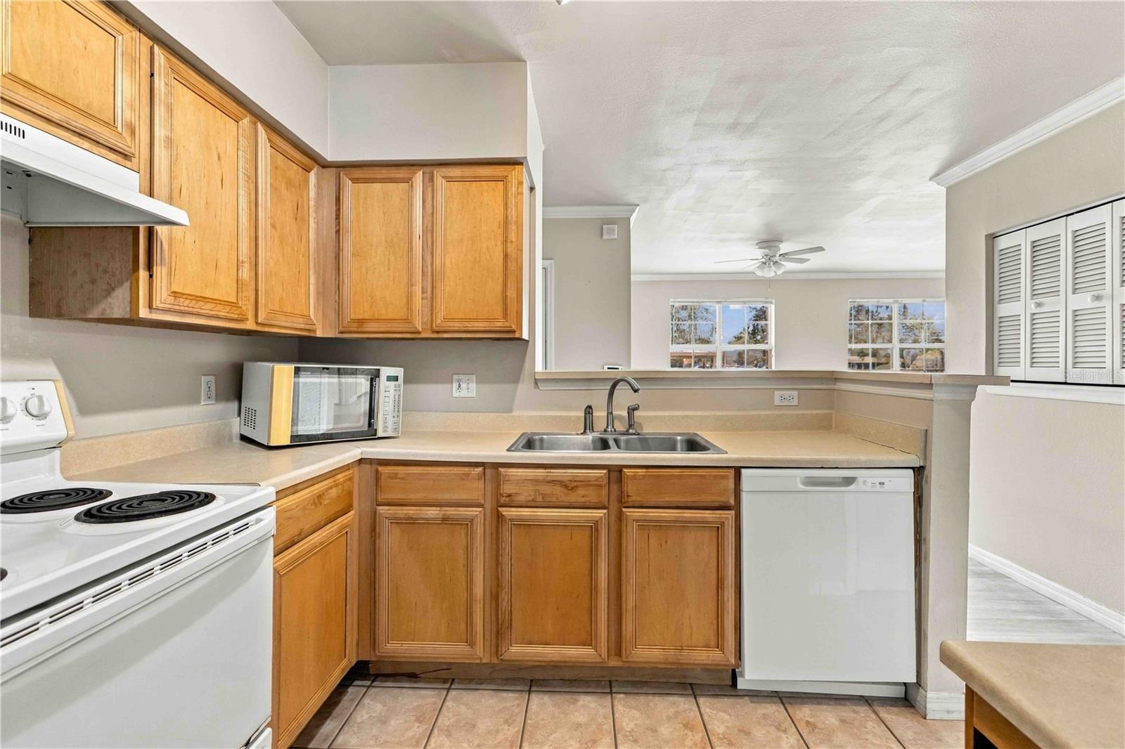1015 VILLAGIO CIR #102 — photo 12
