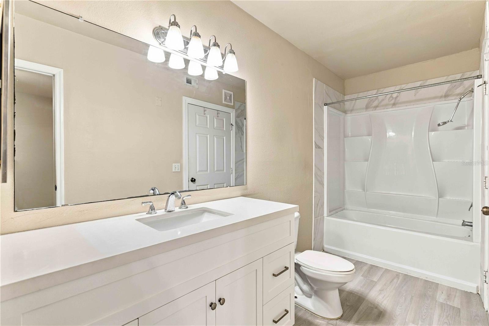 1015 VILLAGIO CIR #102 — photo 16