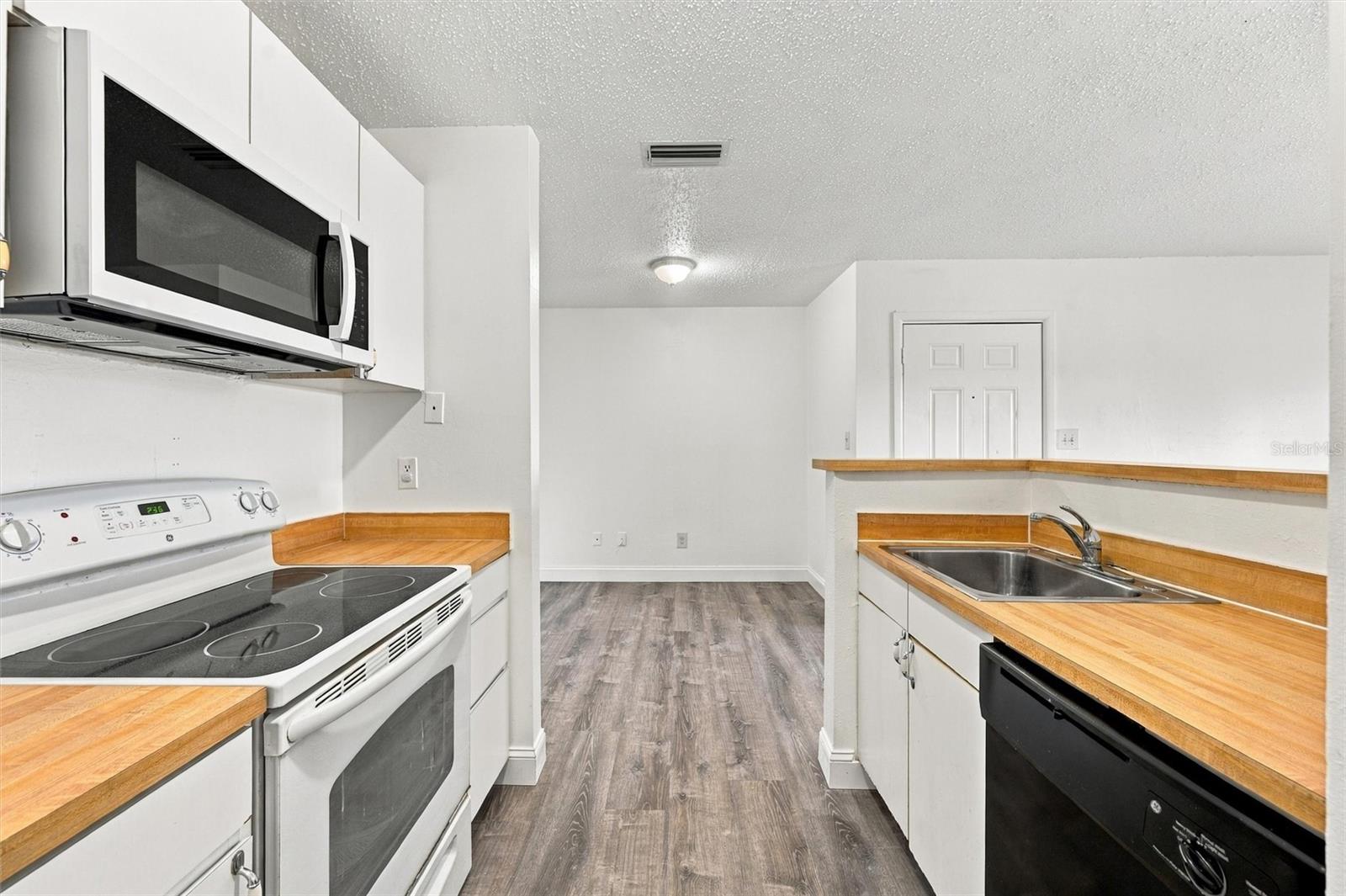 1400 GANDY BLVD N #416 — photo 11
