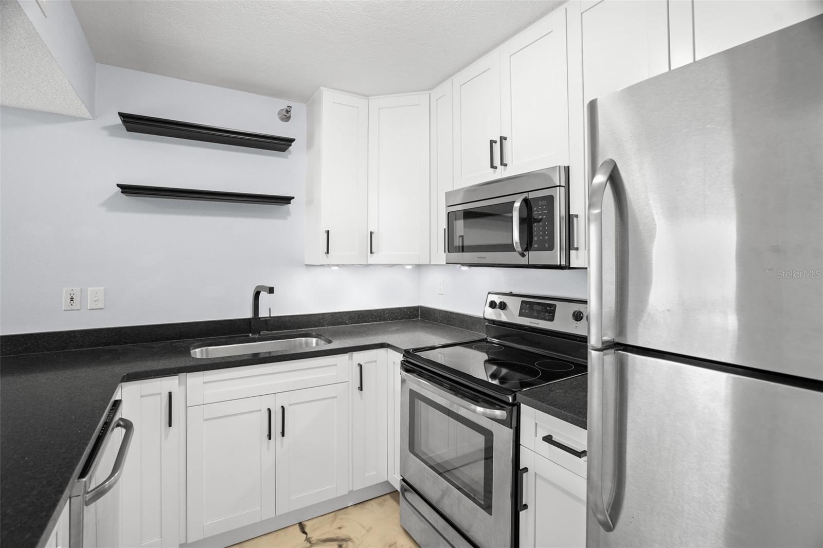 3002 W CLEVELAND ST #D3 — photo 20