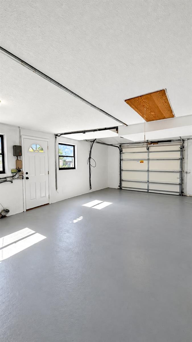 3708 HOLIDAY LAKE DR — photo 30