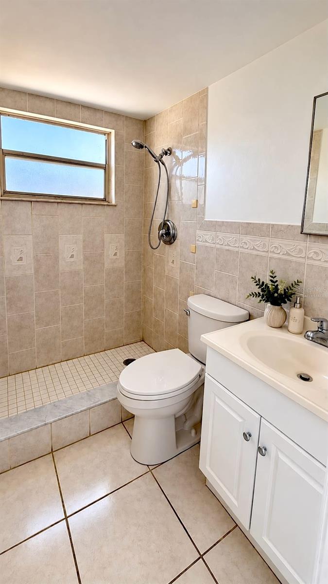 3708 HOLIDAY LAKE DR — photo 29