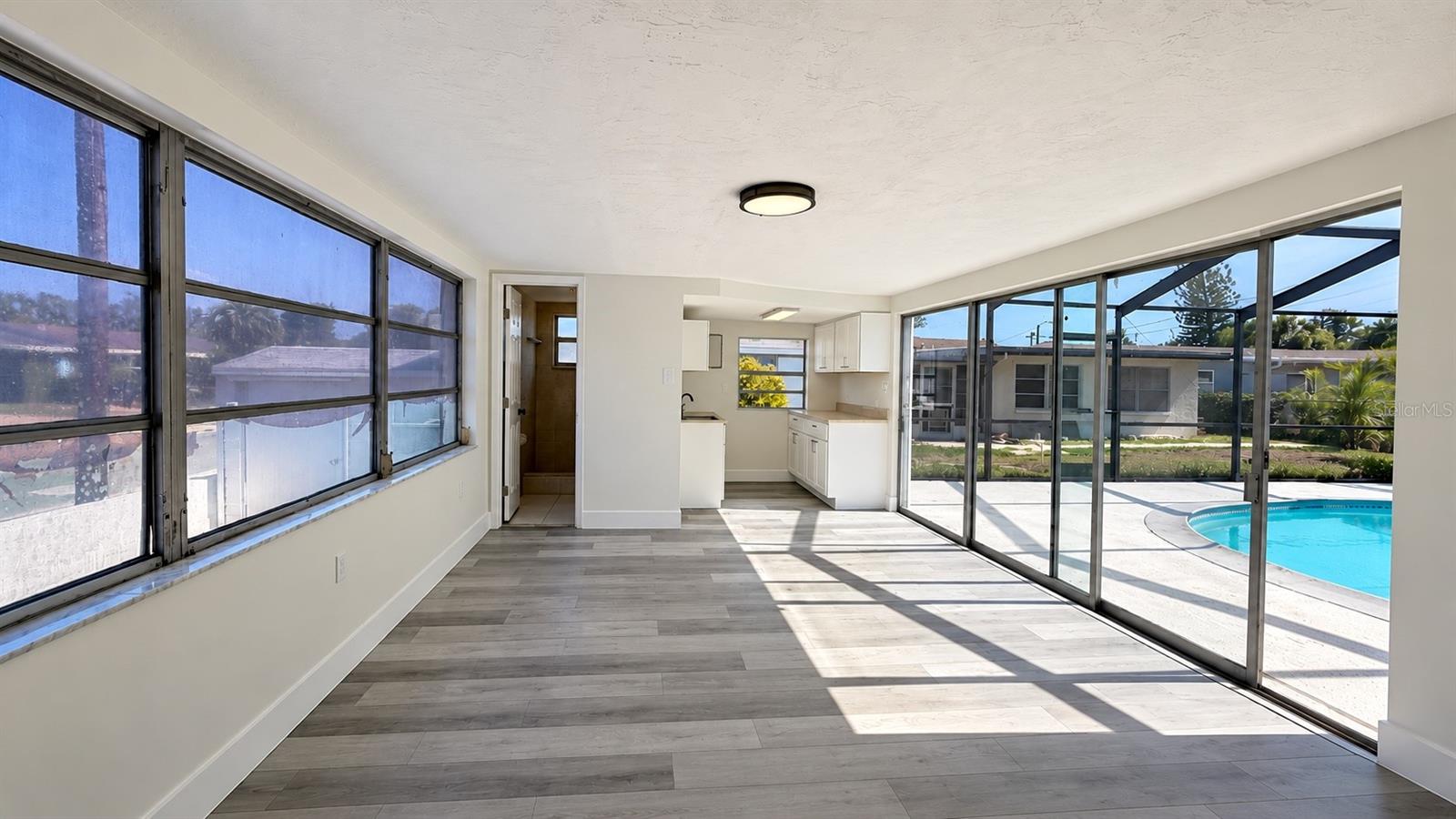 3708 HOLIDAY LAKE DR — photo 27