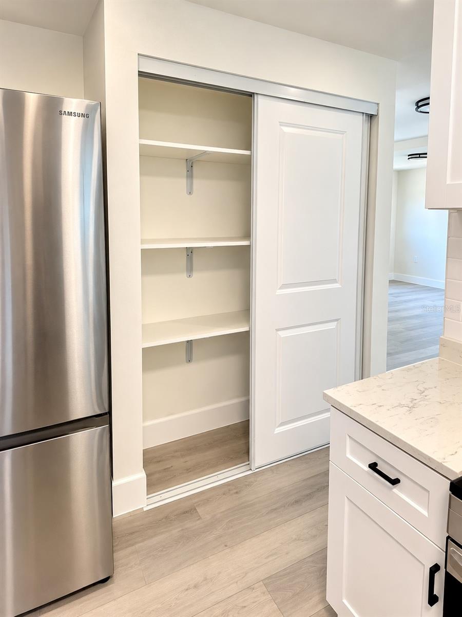 3708 HOLIDAY LAKE DR — photo 8
