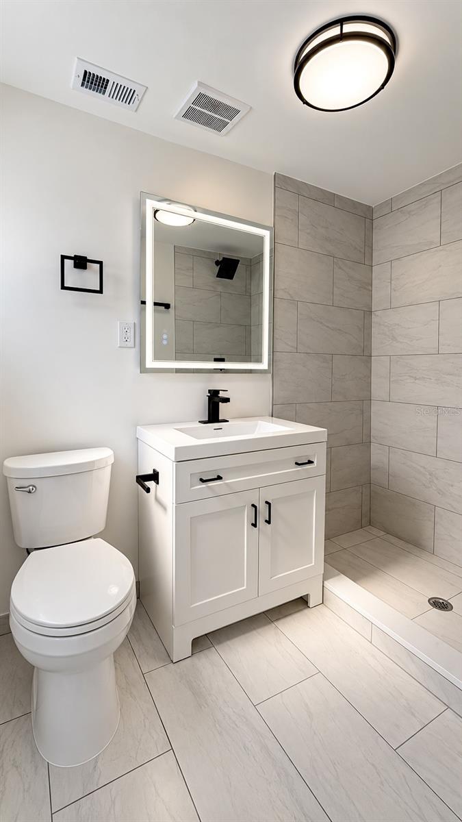 3708 HOLIDAY LAKE DR — photo 16