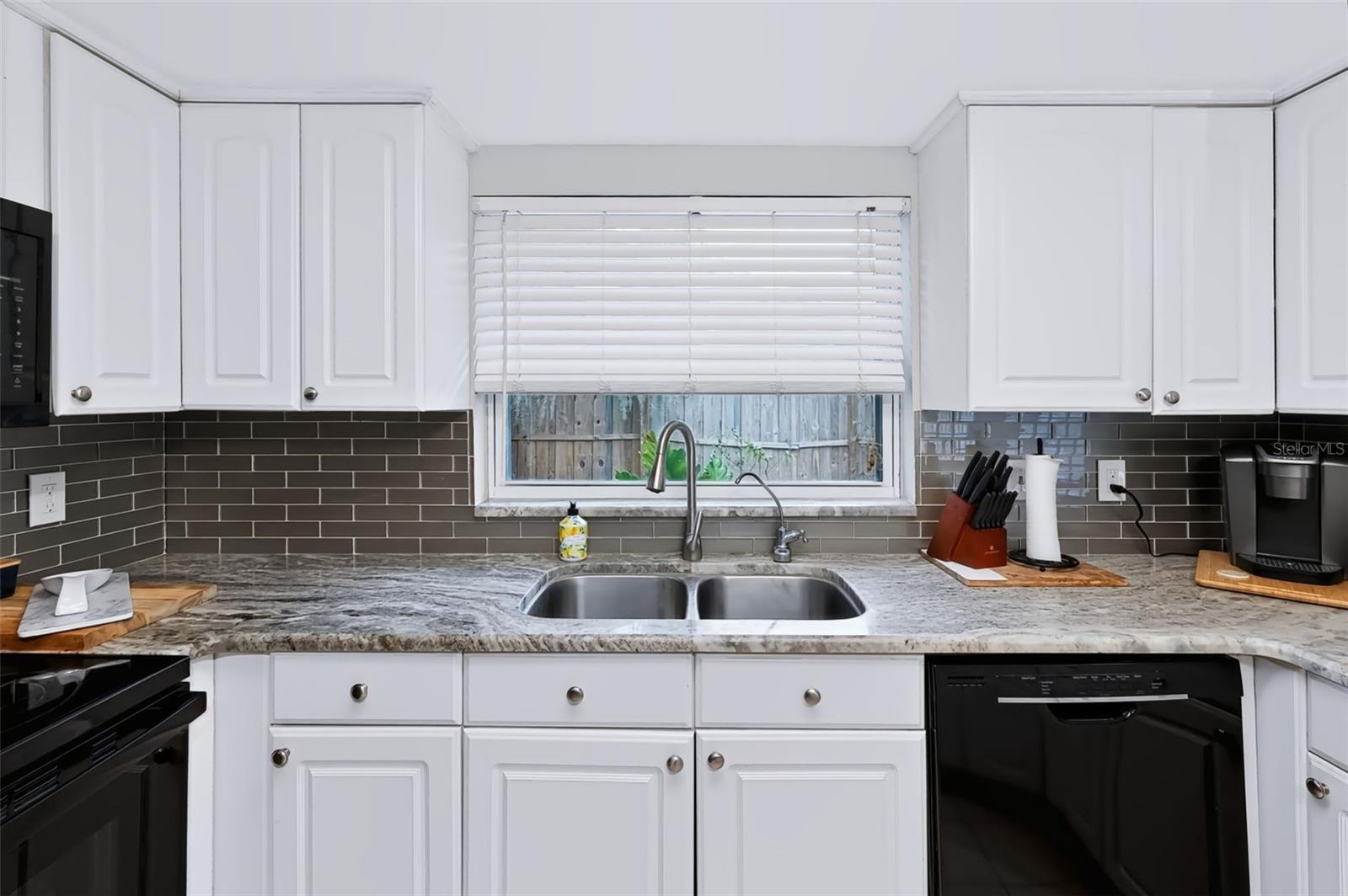 3437 DOVE HOLLOW CT — photo 16