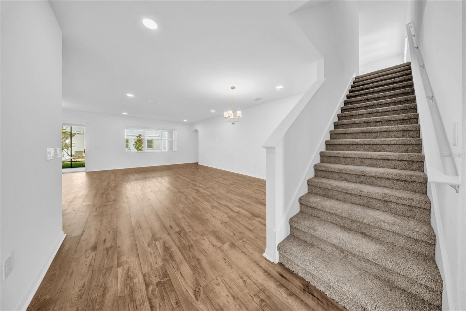5841 RIVERSTON AVE — photo 30