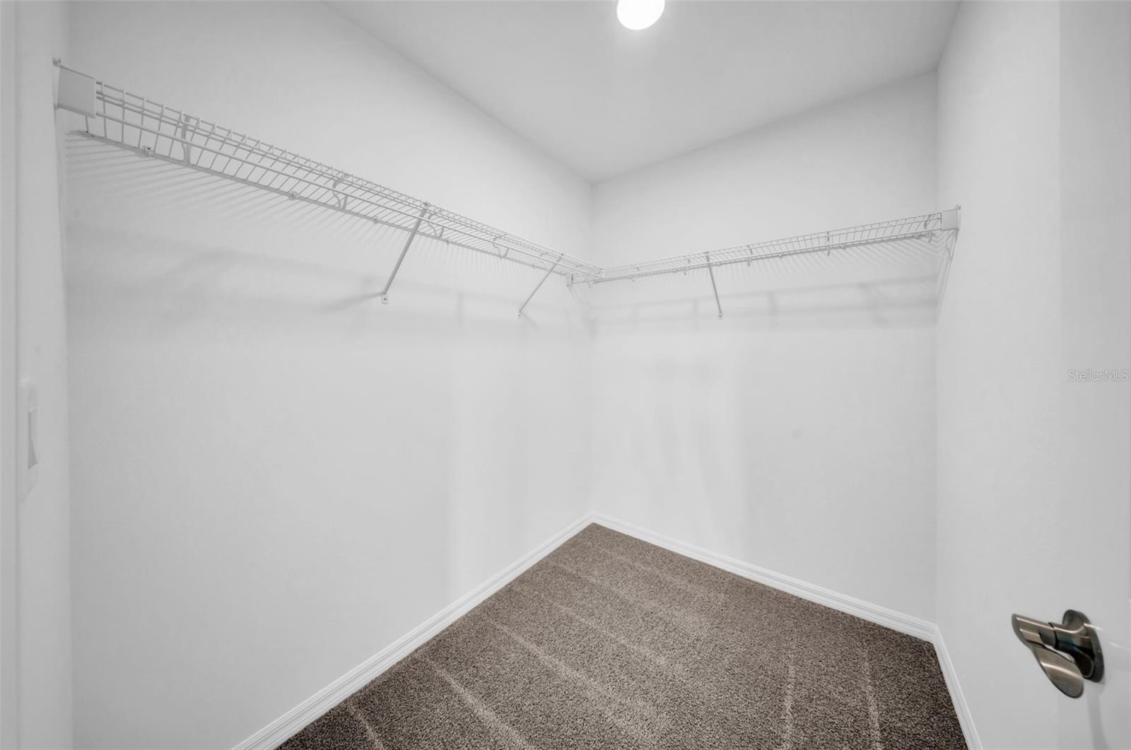 5841 RIVERSTON AVE — photo 60