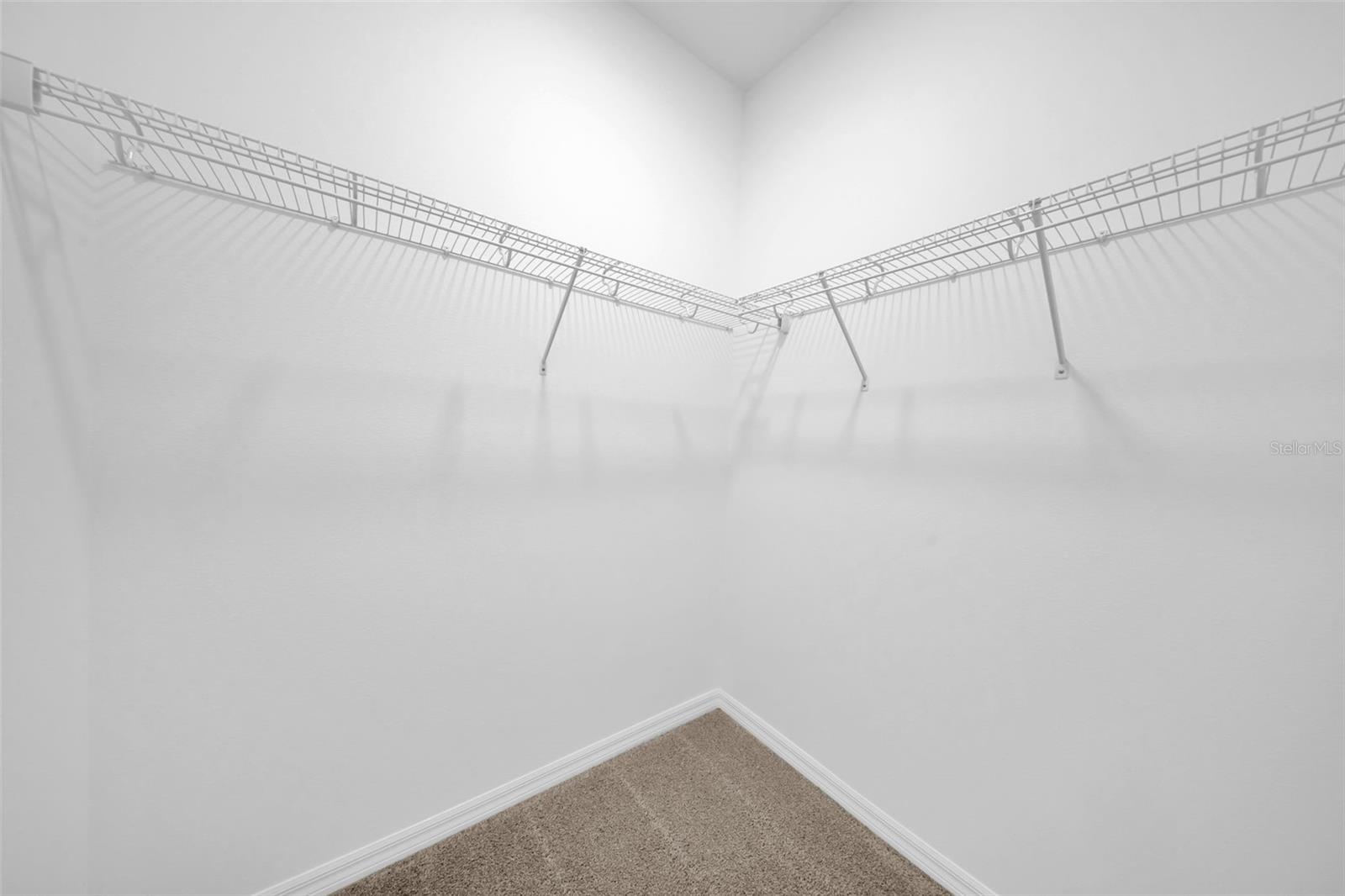 5841 RIVERSTON AVE — photo 28
