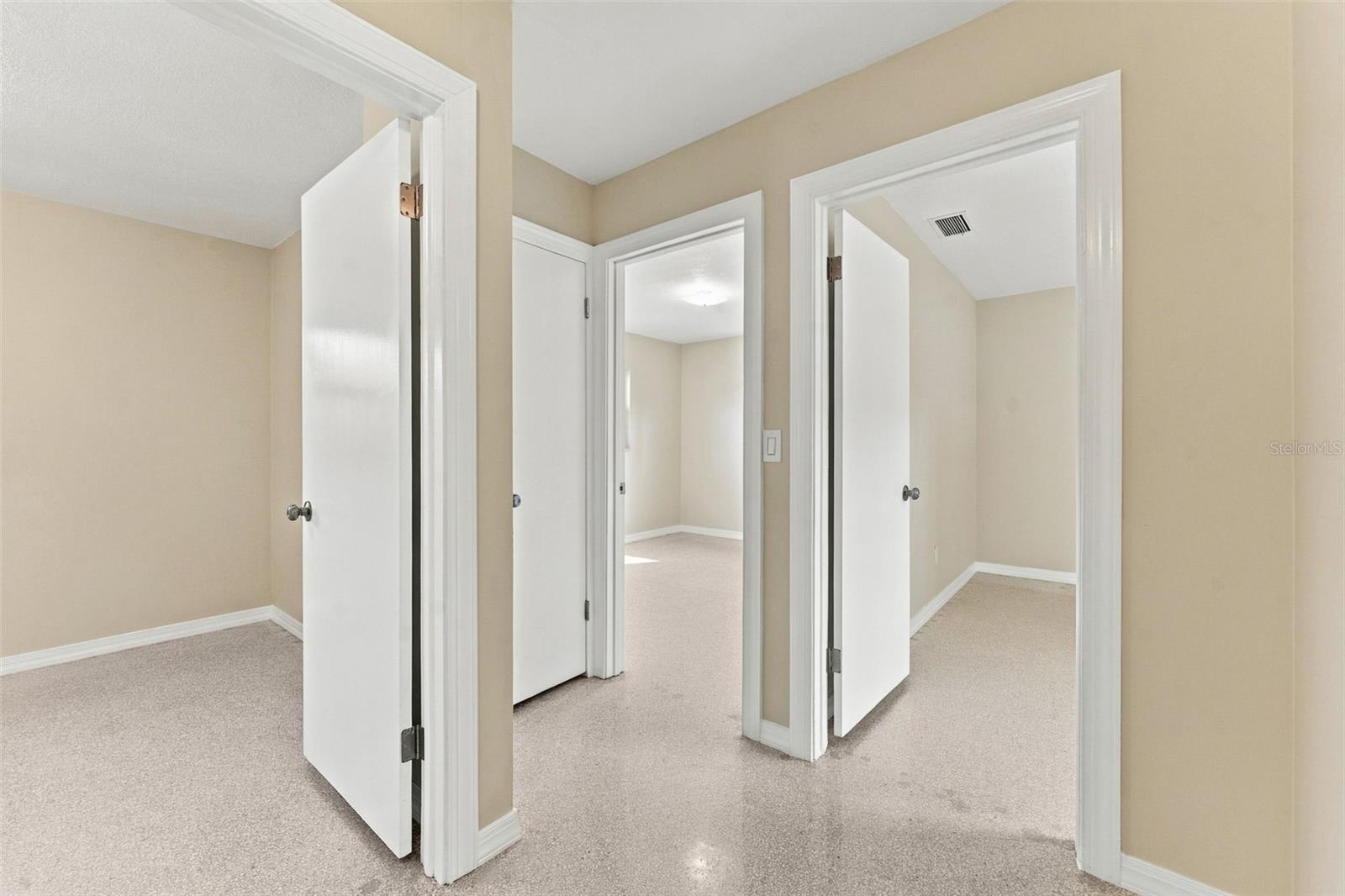 2116 W MINNEHAHA ST — photo 22