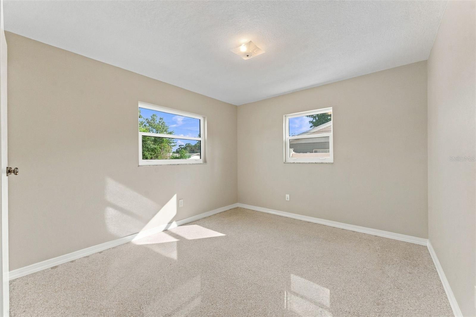 2116 W MINNEHAHA ST — photo 31