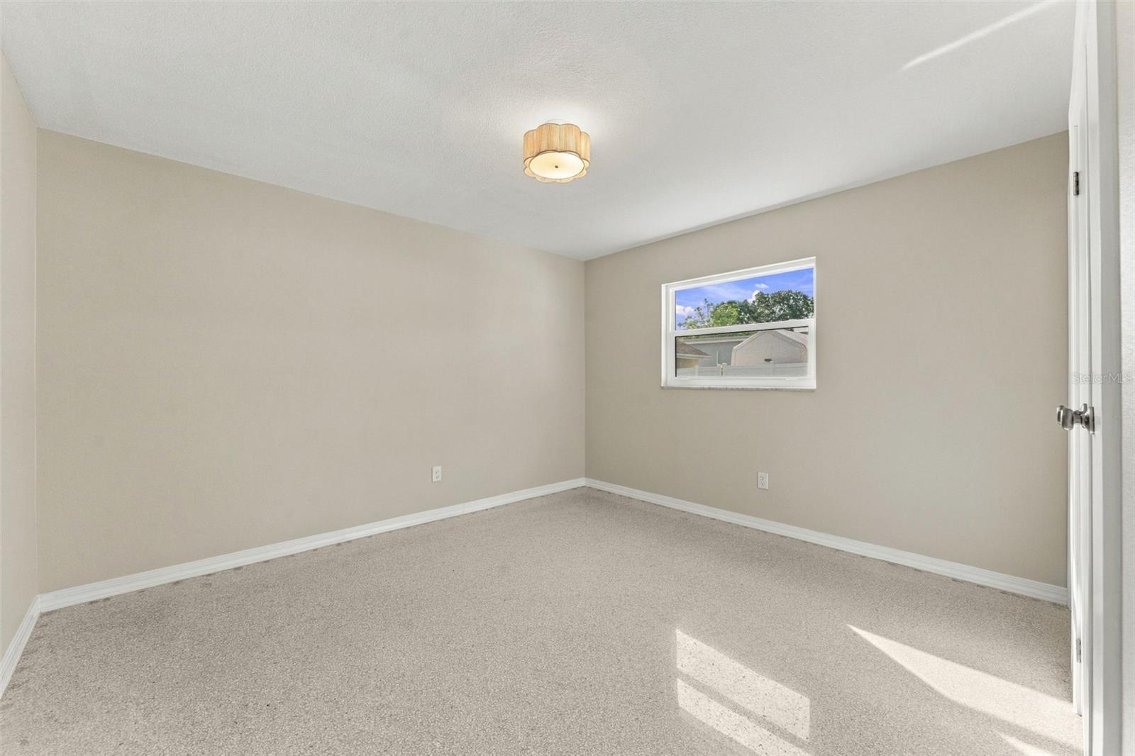 2116 W MINNEHAHA ST — photo 23