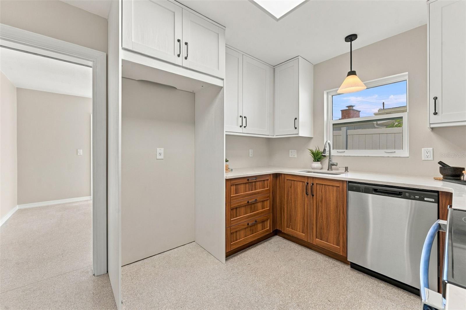 2116 W MINNEHAHA ST — photo 19