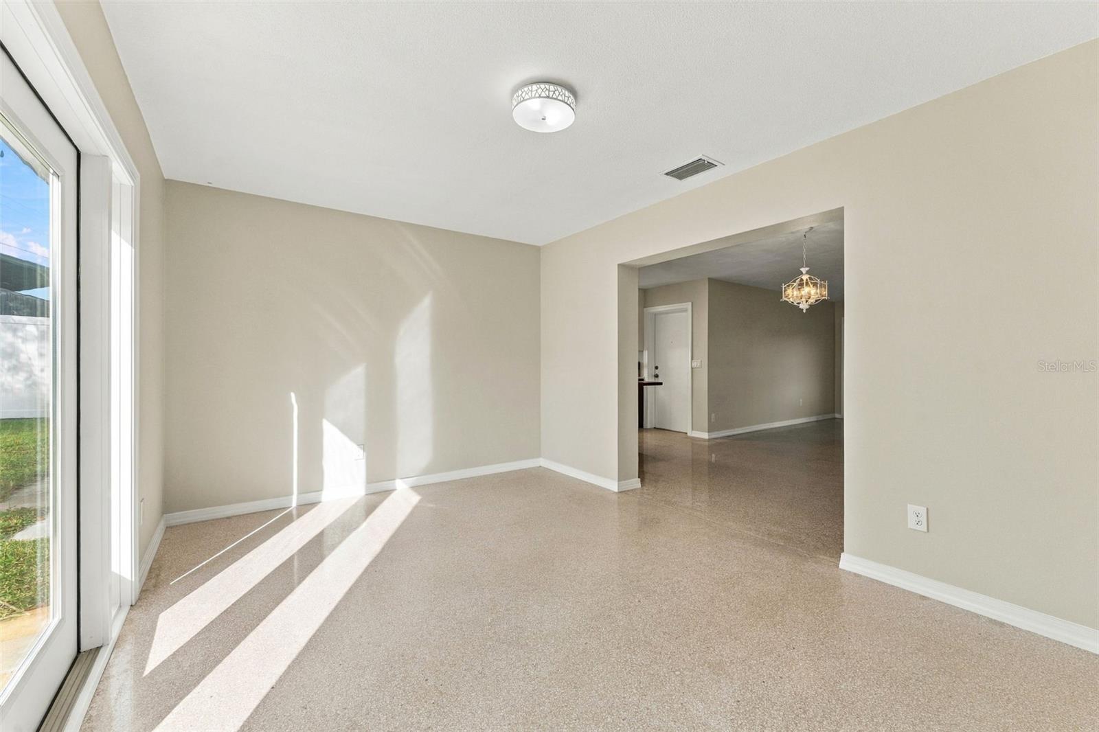 2116 W MINNEHAHA ST — photo 12