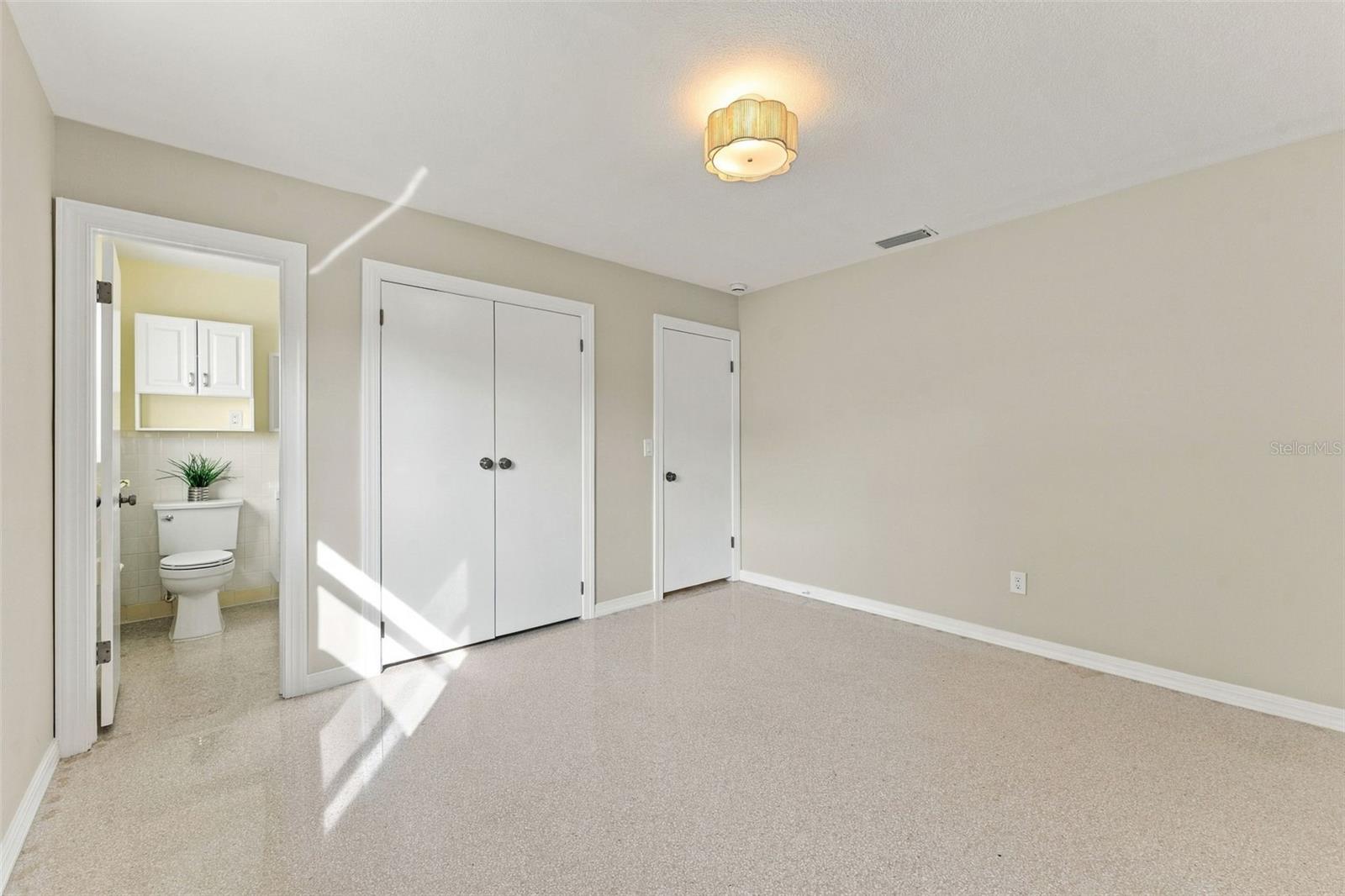 2116 W MINNEHAHA ST — photo 24