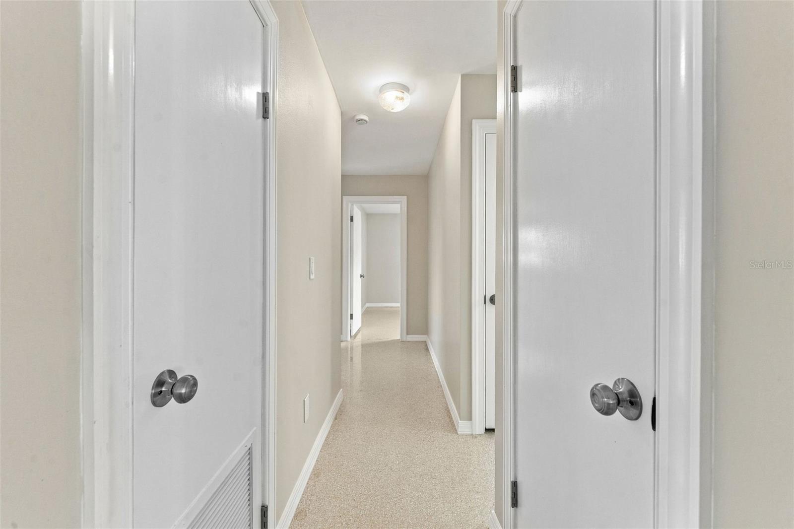 2116 W MINNEHAHA ST — photo 30