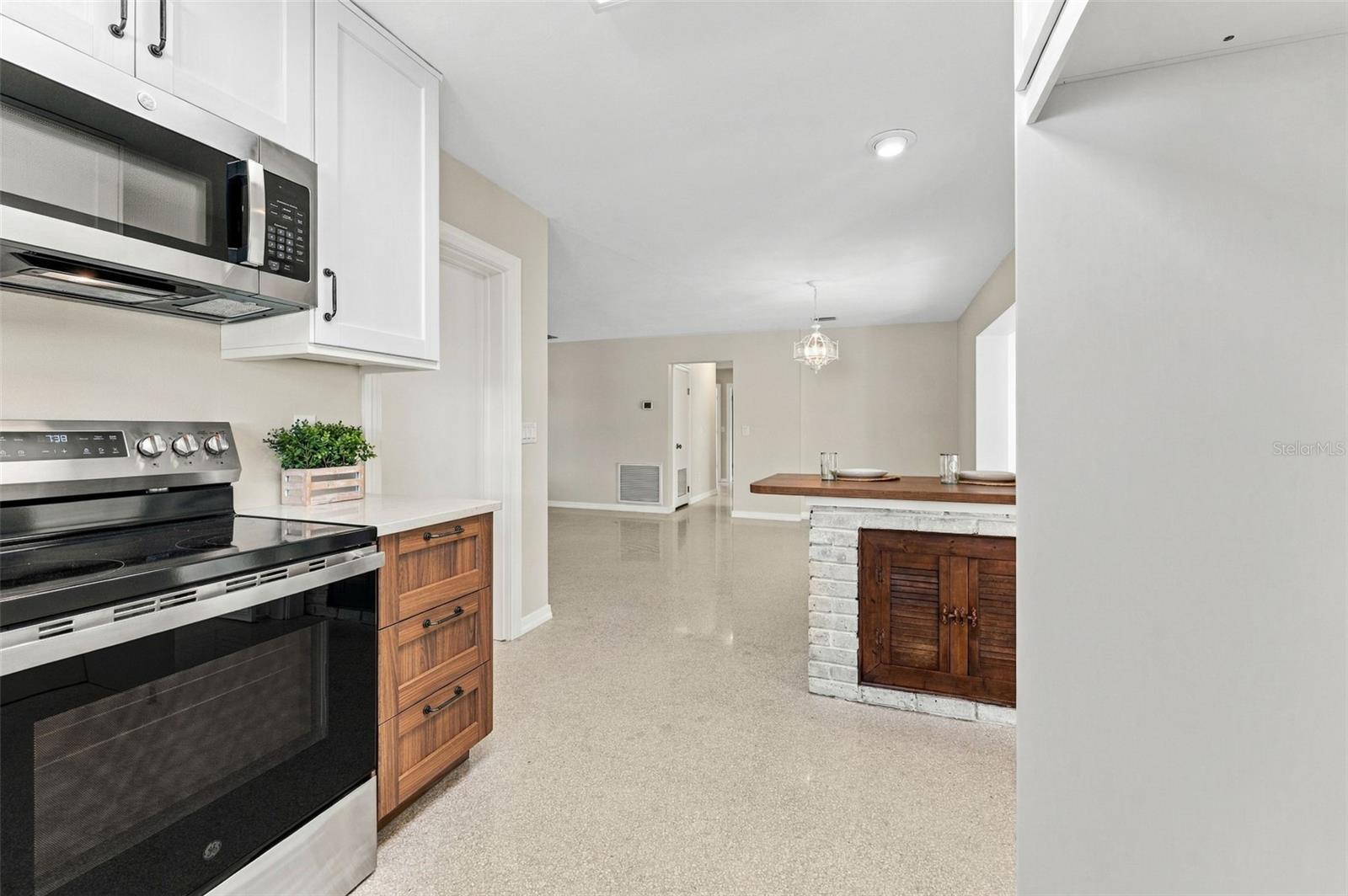 2116 W MINNEHAHA ST — photo 4