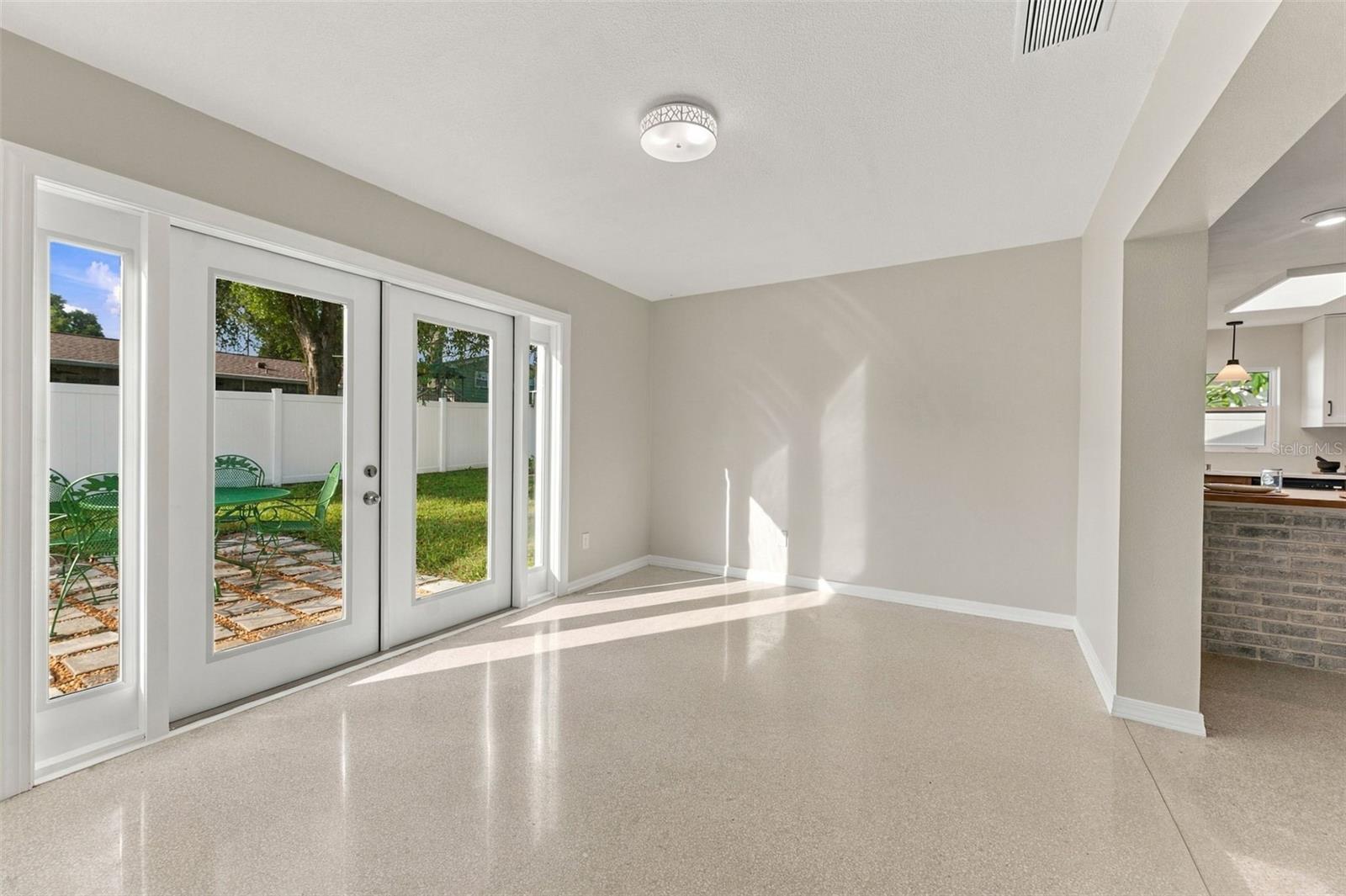 2116 W MINNEHAHA ST — photo 14