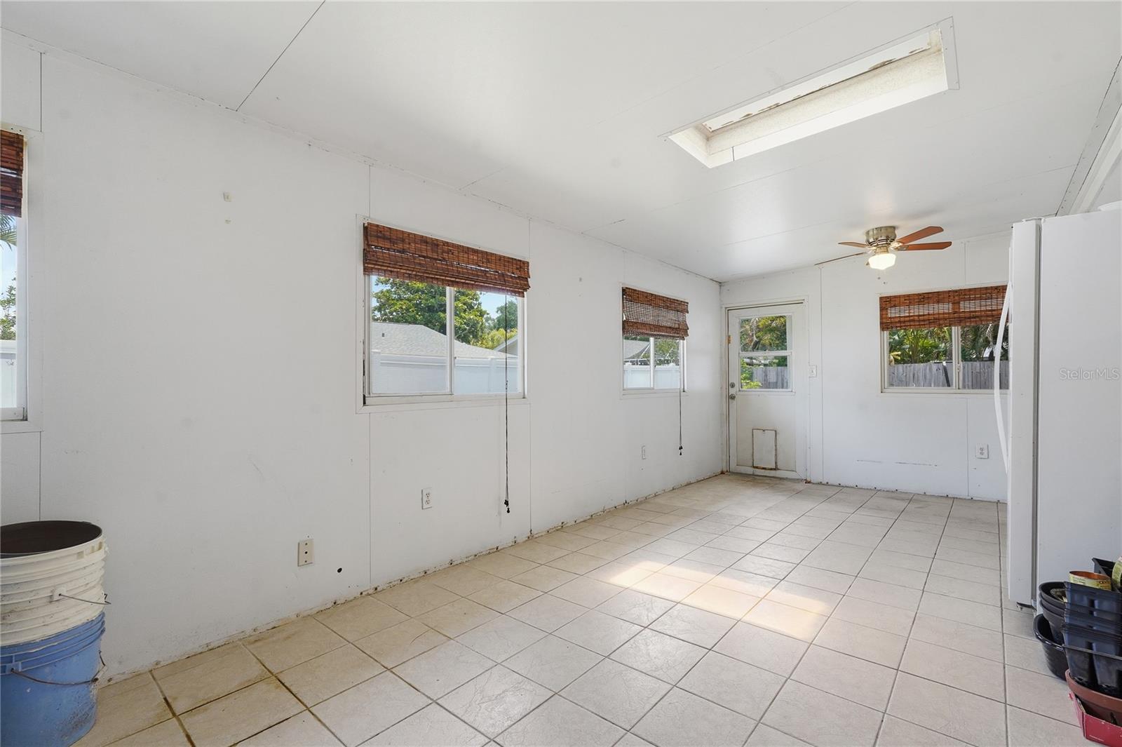 1634 DALE CIR N — photo 30