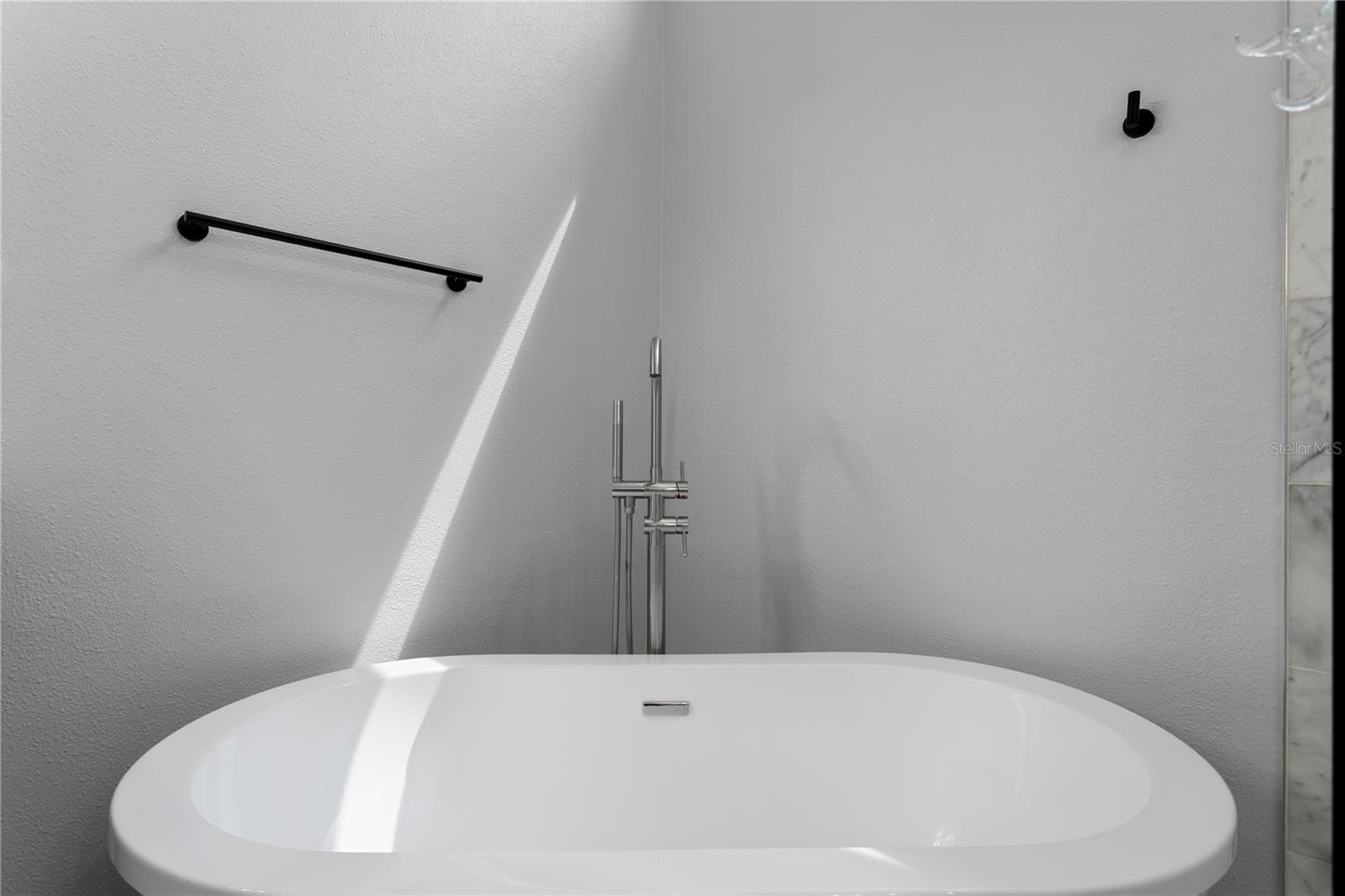 6402 RUBIA CIR — photo 38