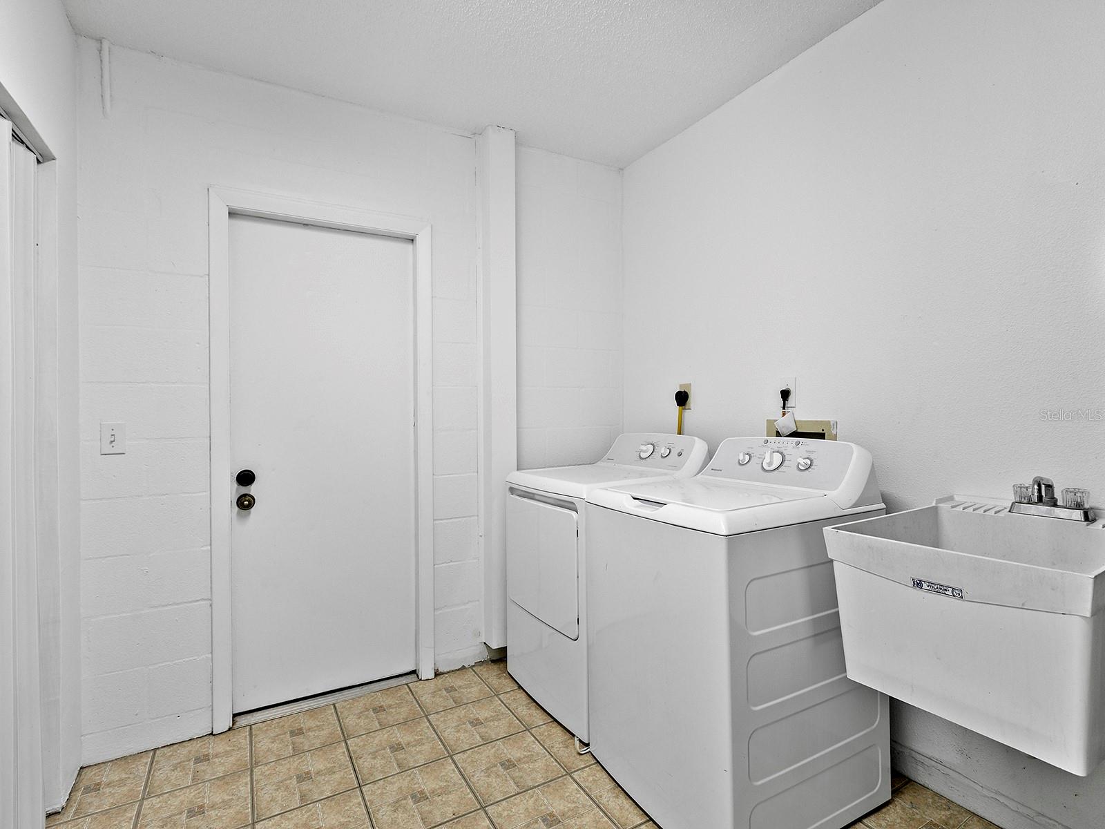 4260 BELL AVE — photo 14