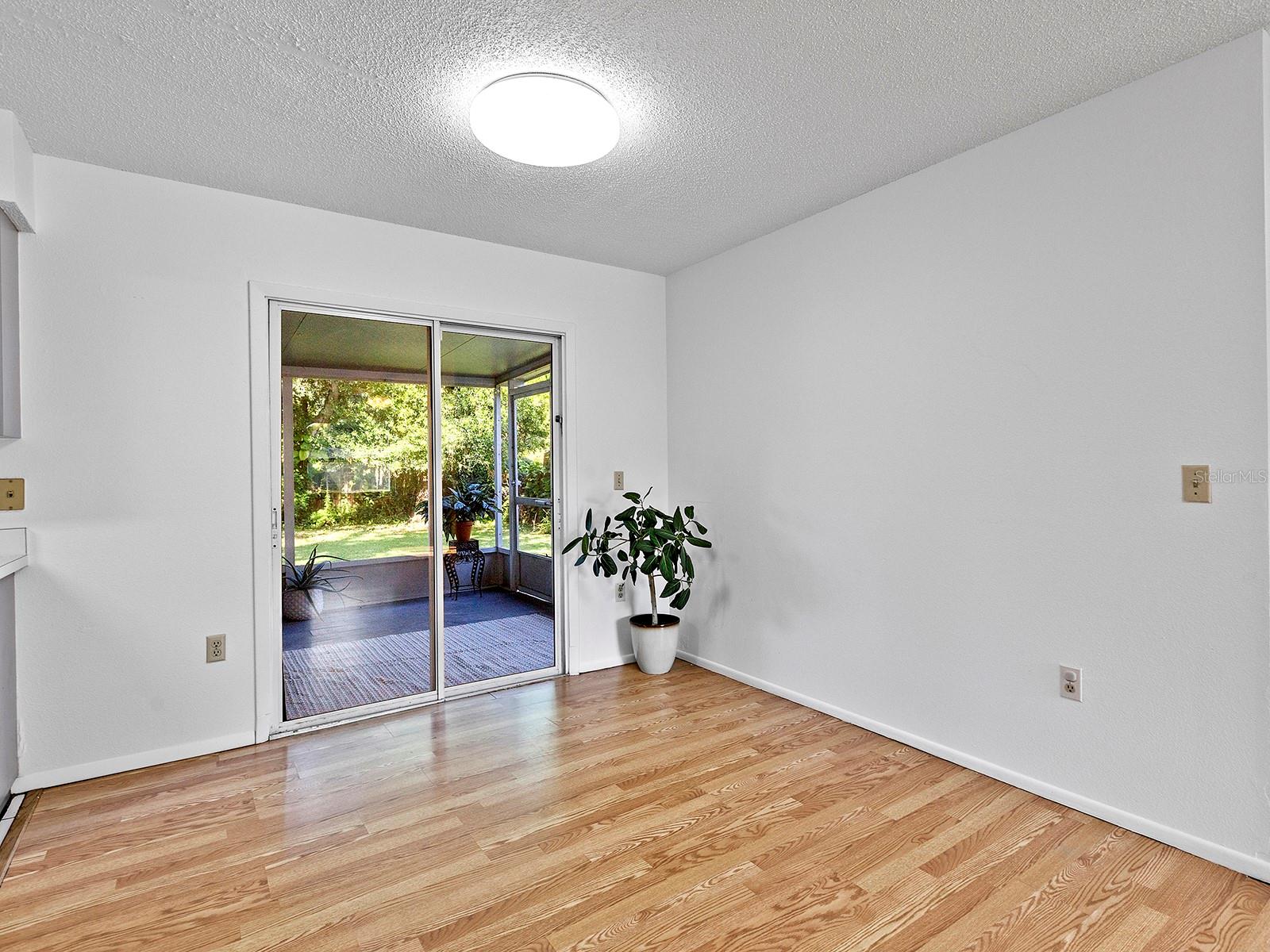 4260 BELL AVE — photo 9