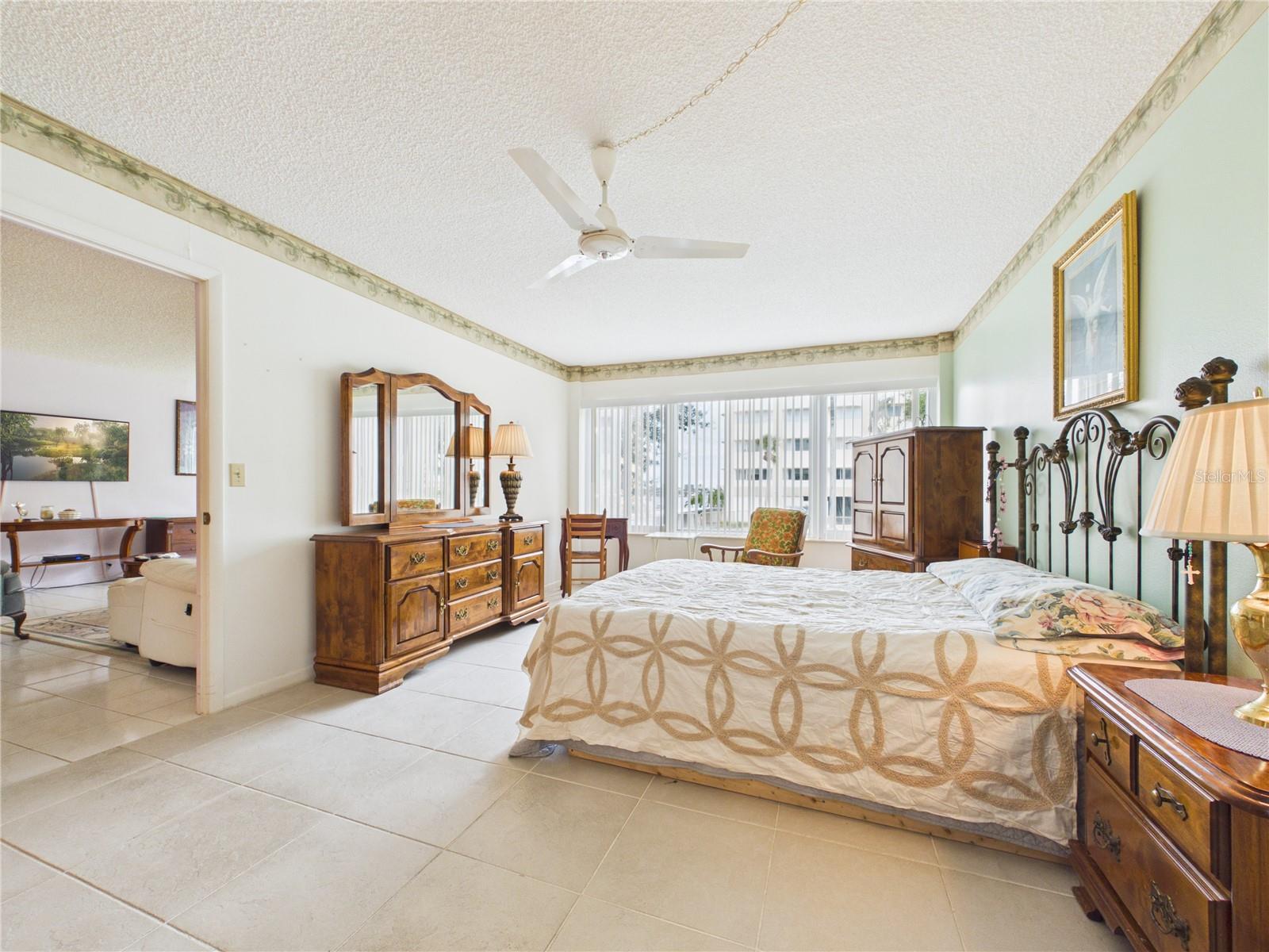 50 HARBOR VIEW LN #18 — photo 36