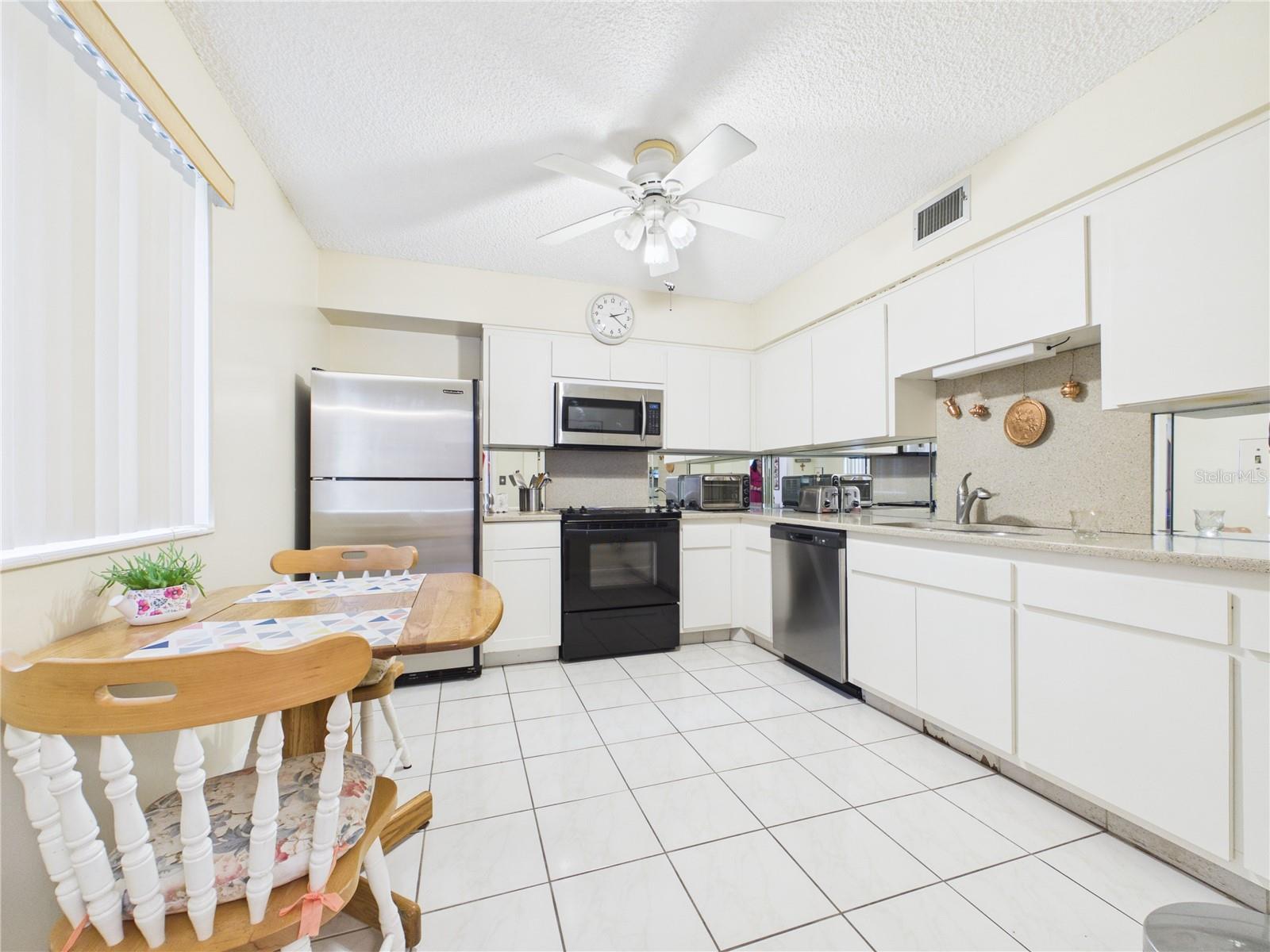 50 HARBOR VIEW LN #18 — photo 8