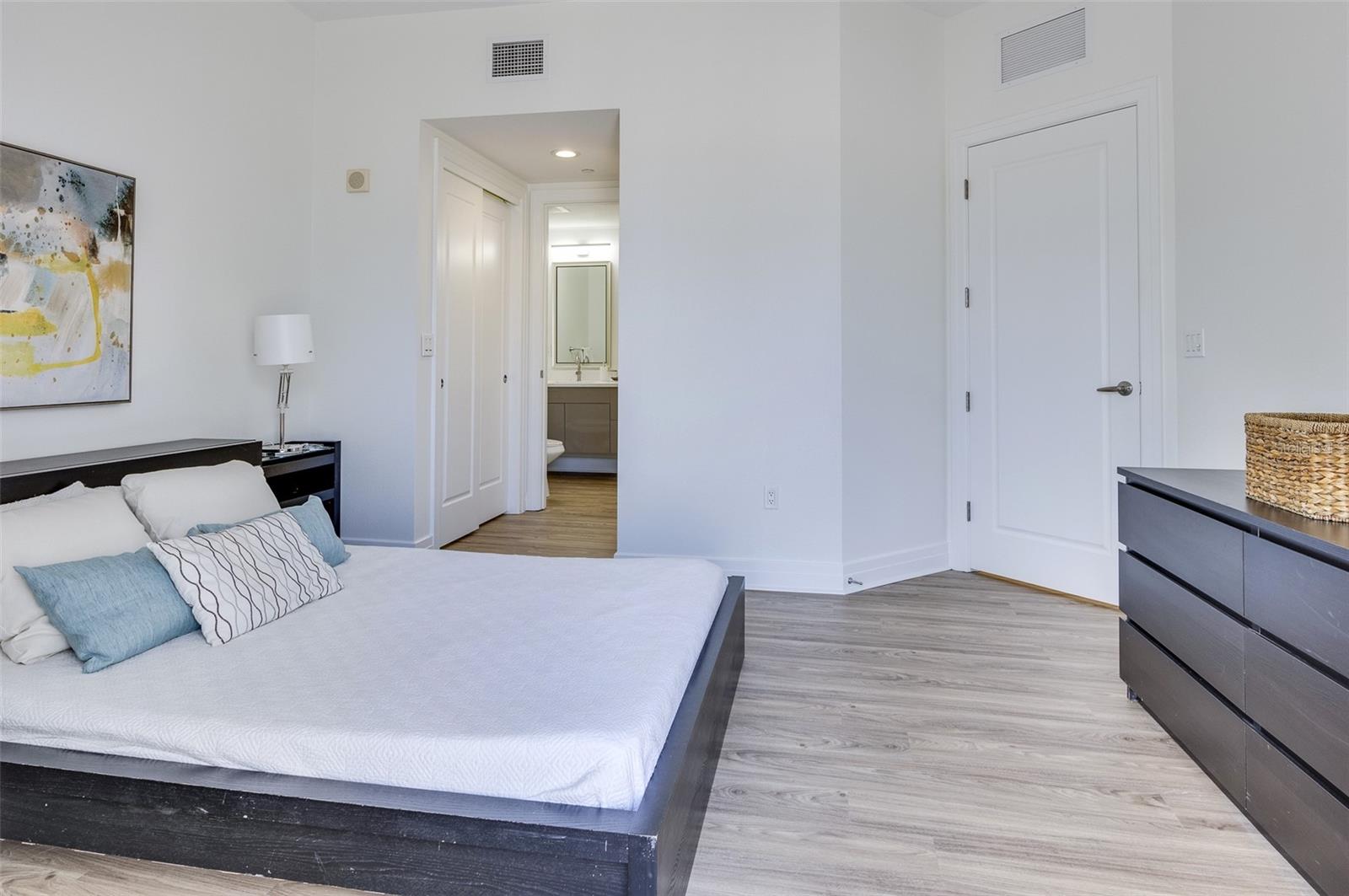 331 CLEVELAND ST #320 — photo 25