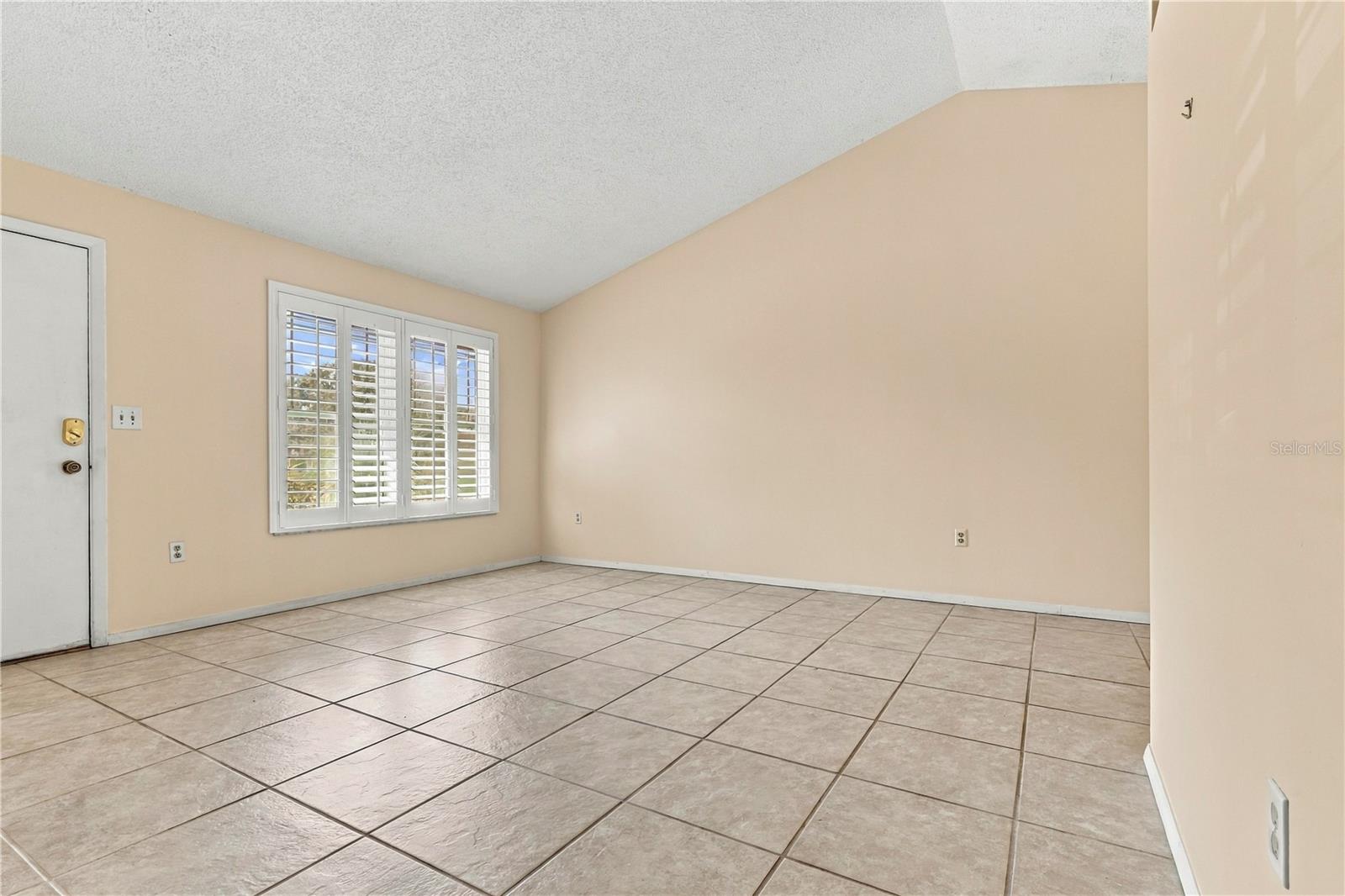 3431 VAN NUYS LOOP — photo 10