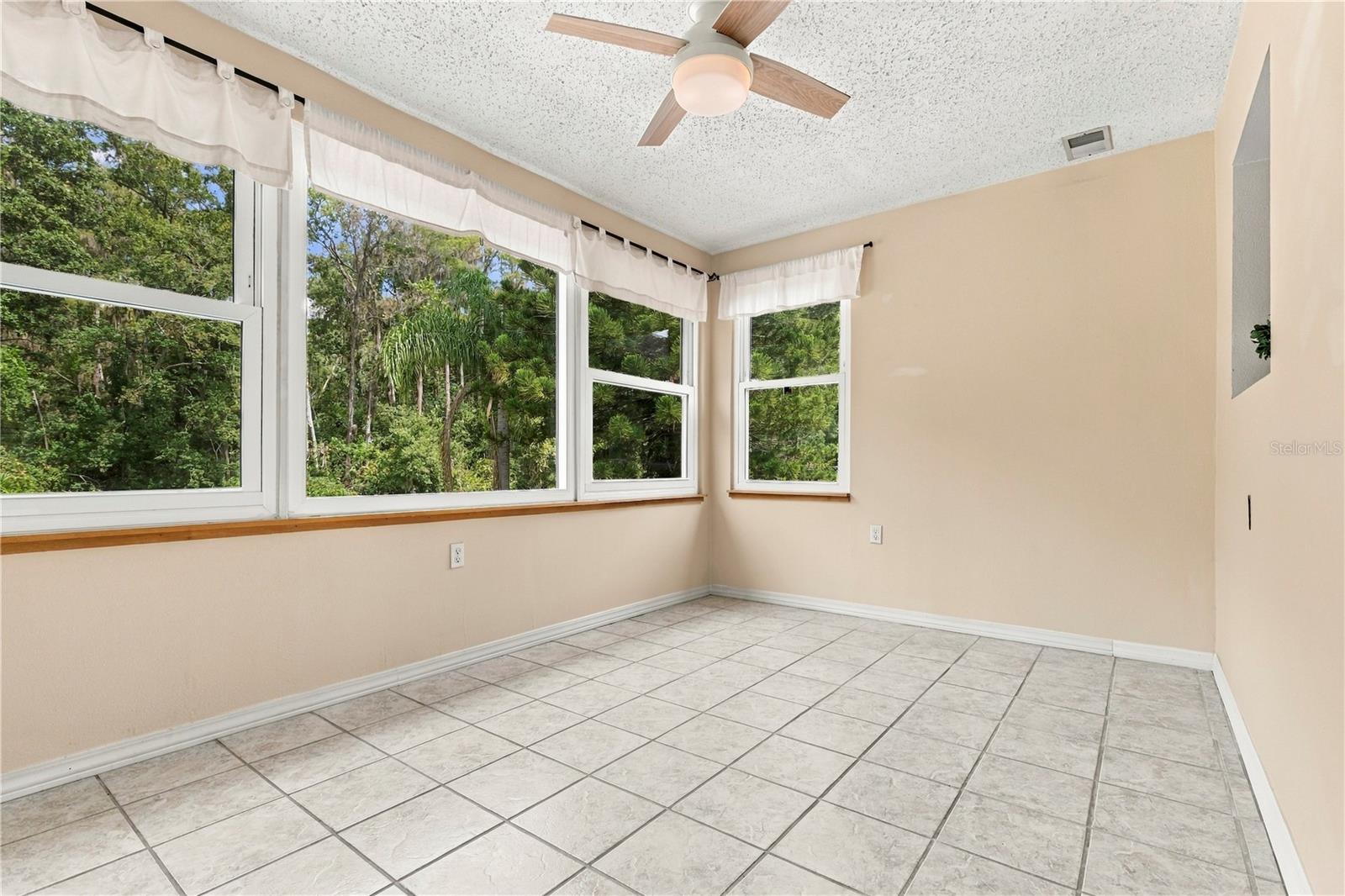 3431 VAN NUYS LOOP — photo 16