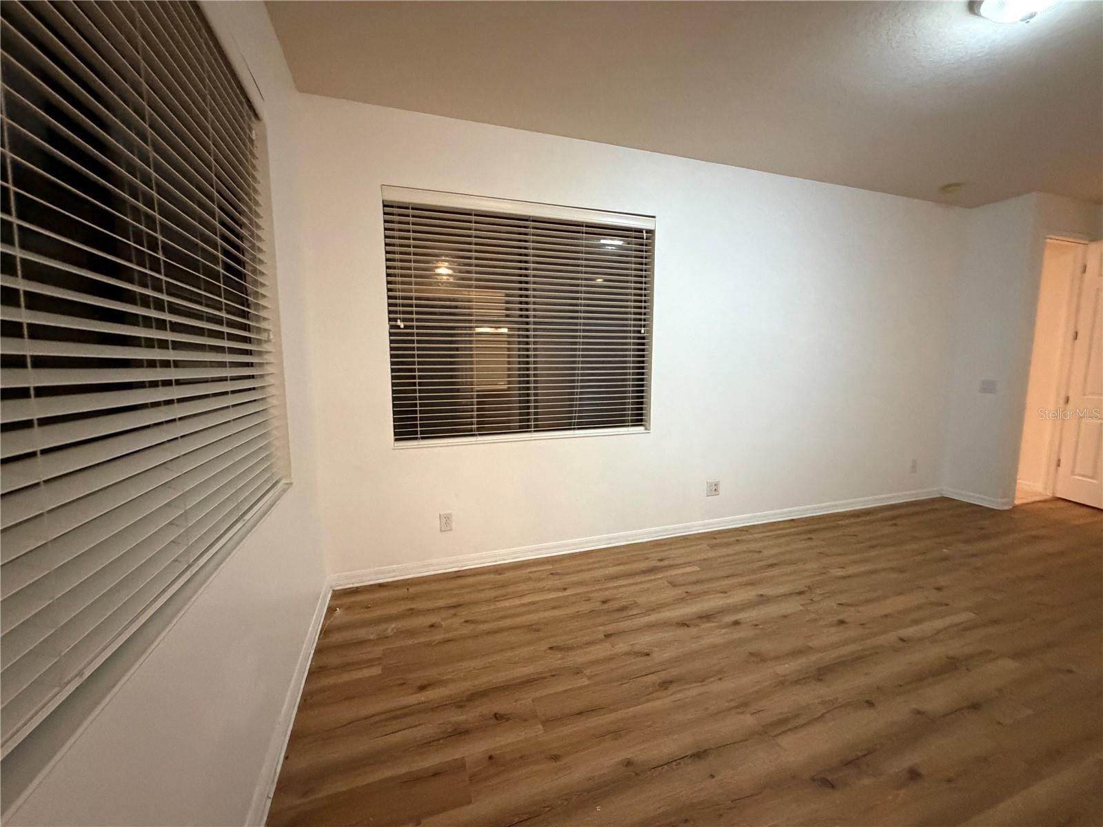 20311 CHESTNUT GROVE DR — photo 19
