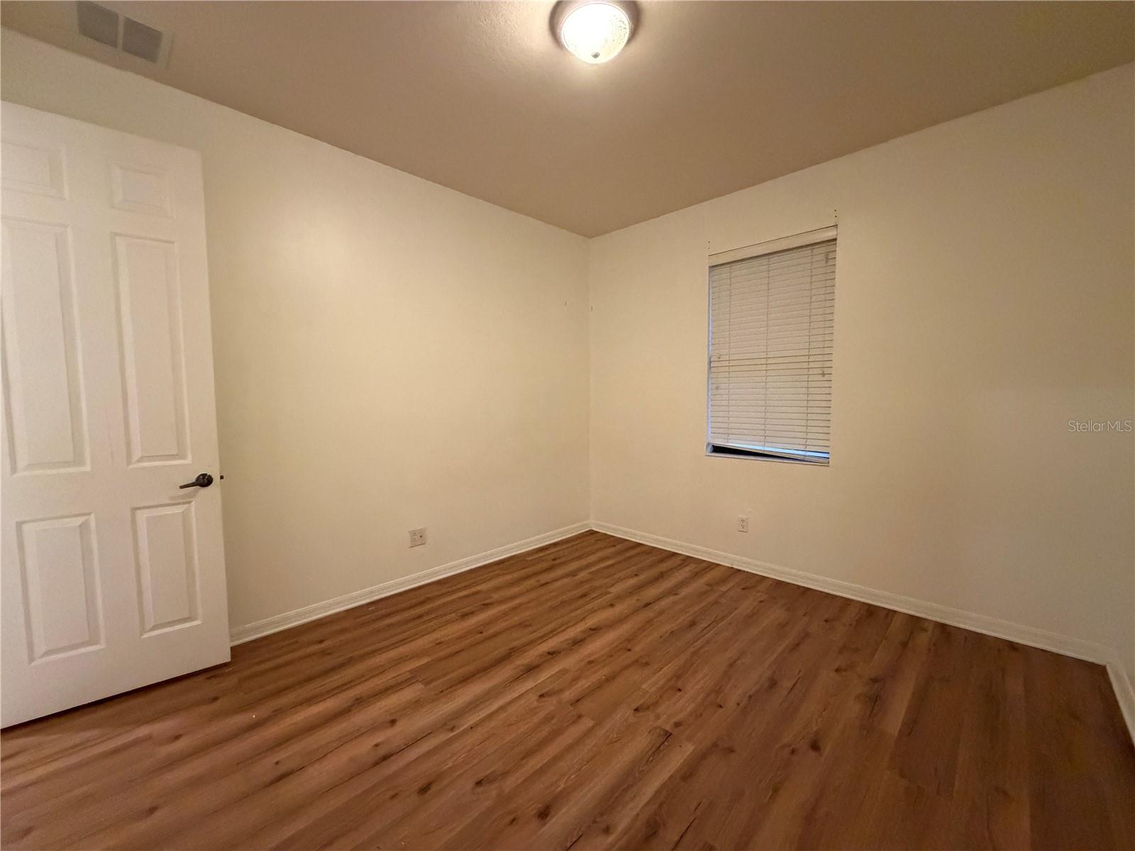 20311 CHESTNUT GROVE DR — photo 28