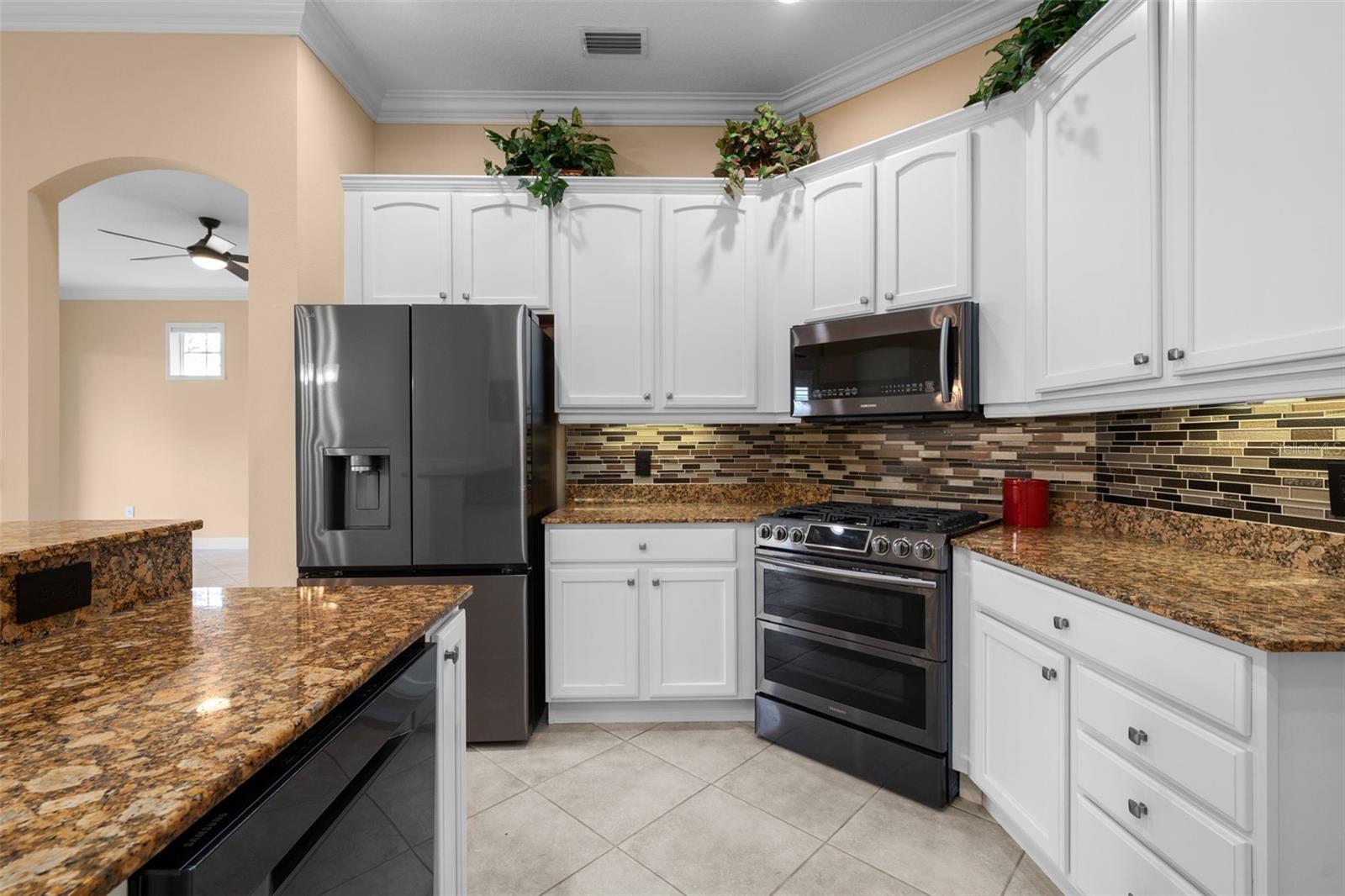 8432 MIRAMAR WAY — photo 28
