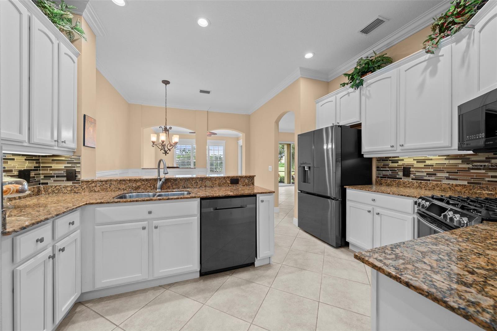 8432 MIRAMAR WAY — photo 5