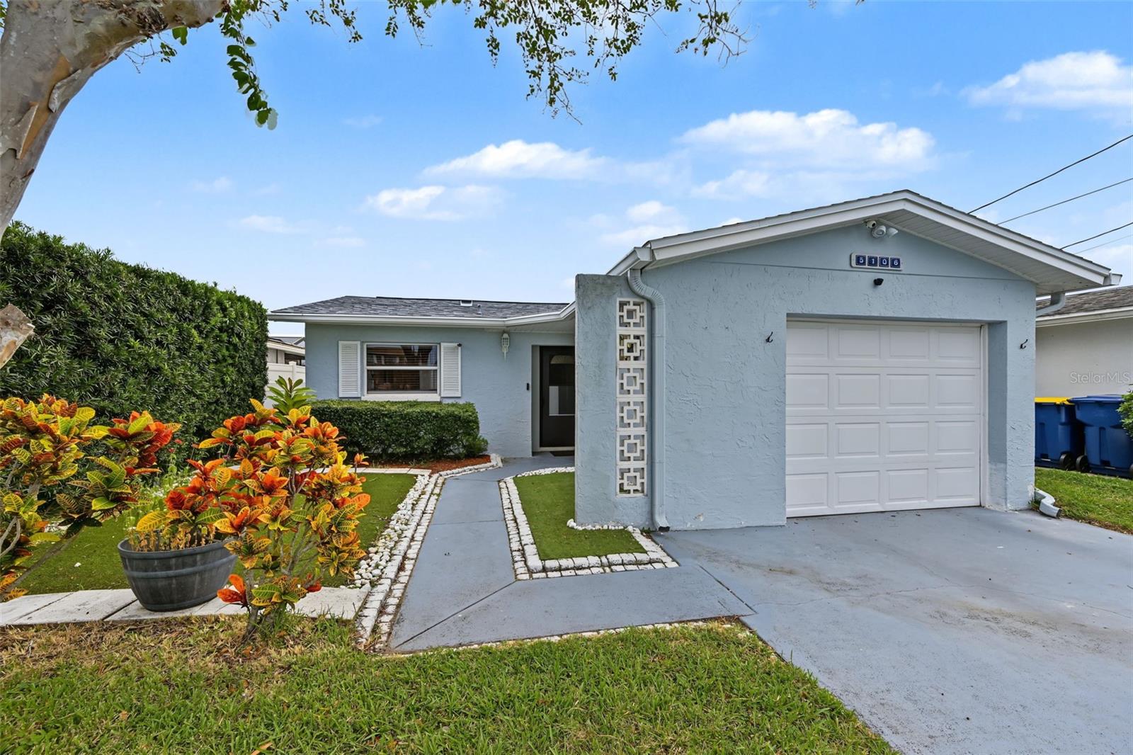 5106 BLUE HERON DR — photo 2