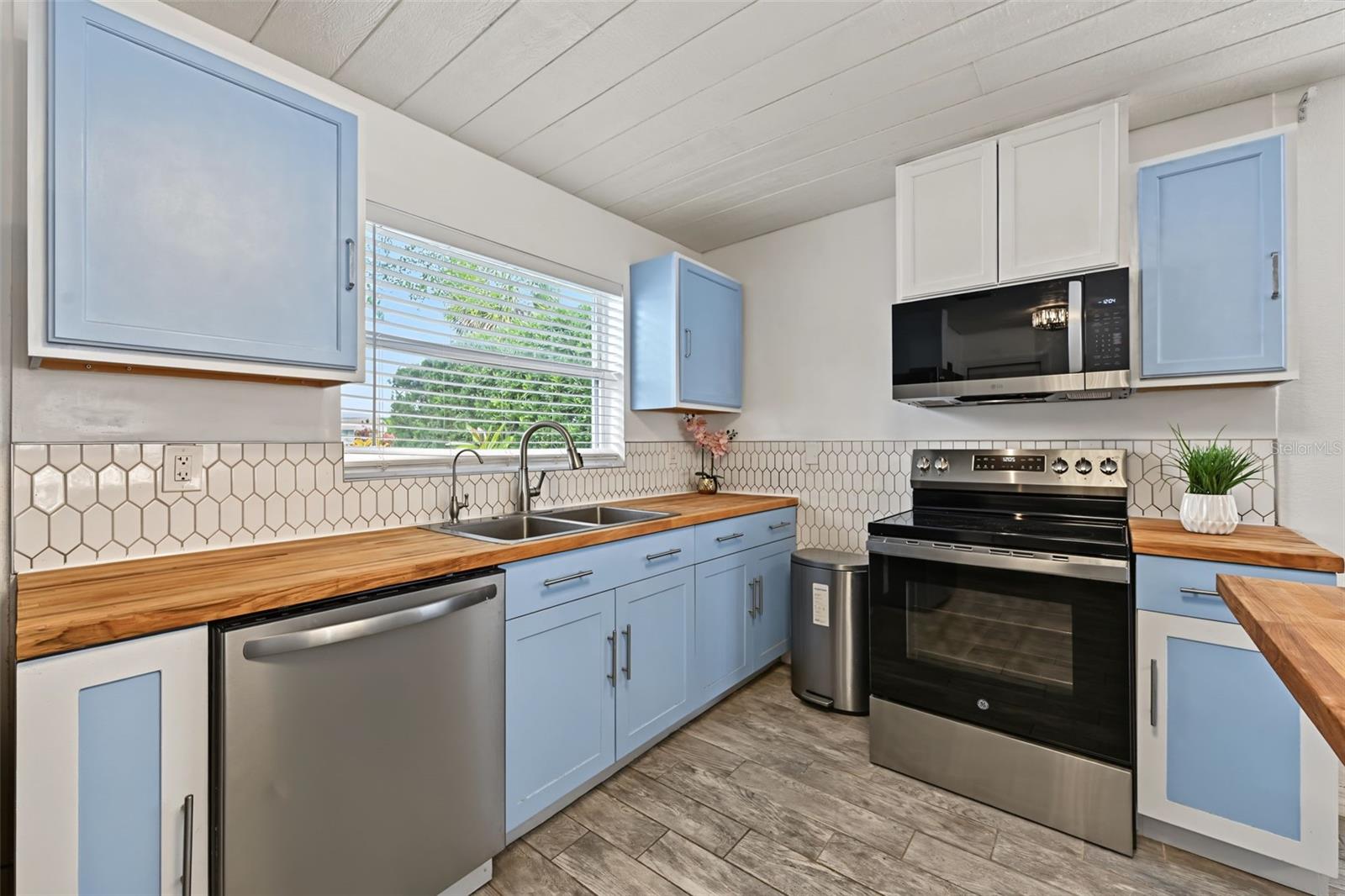 5106 BLUE HERON DR — photo 17