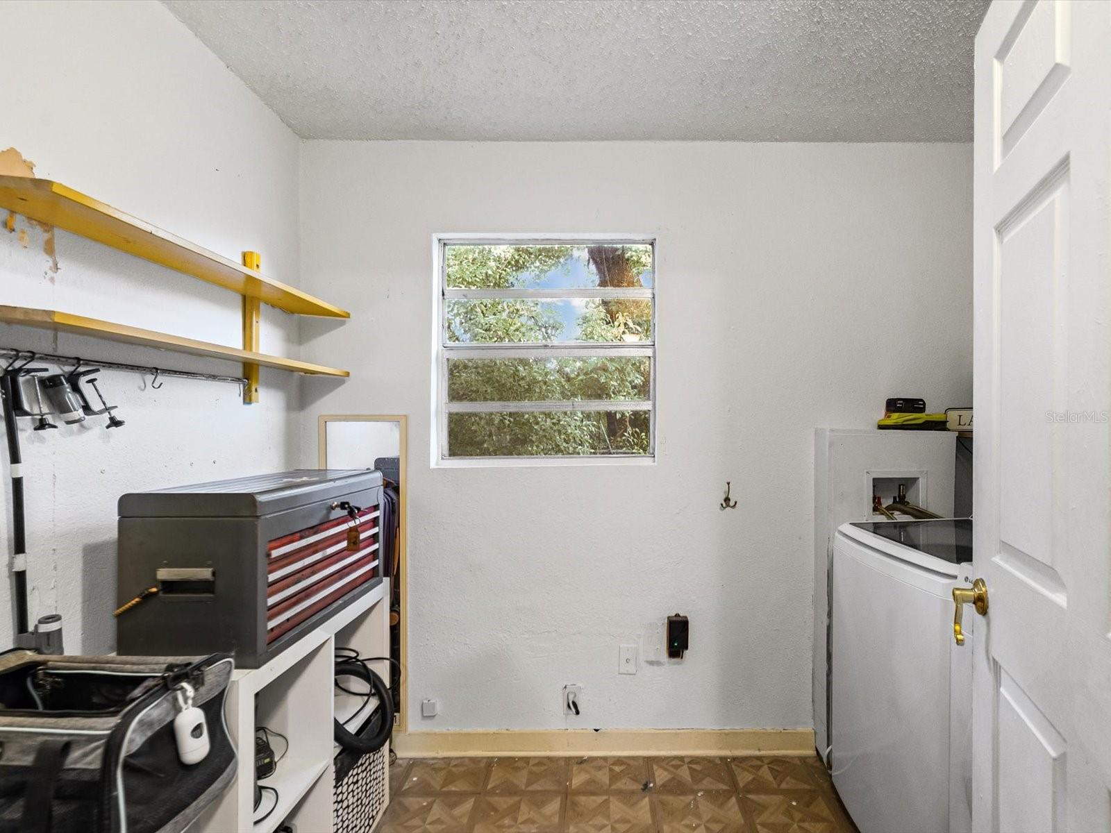 910 E ESKIMO AVE — photo 19