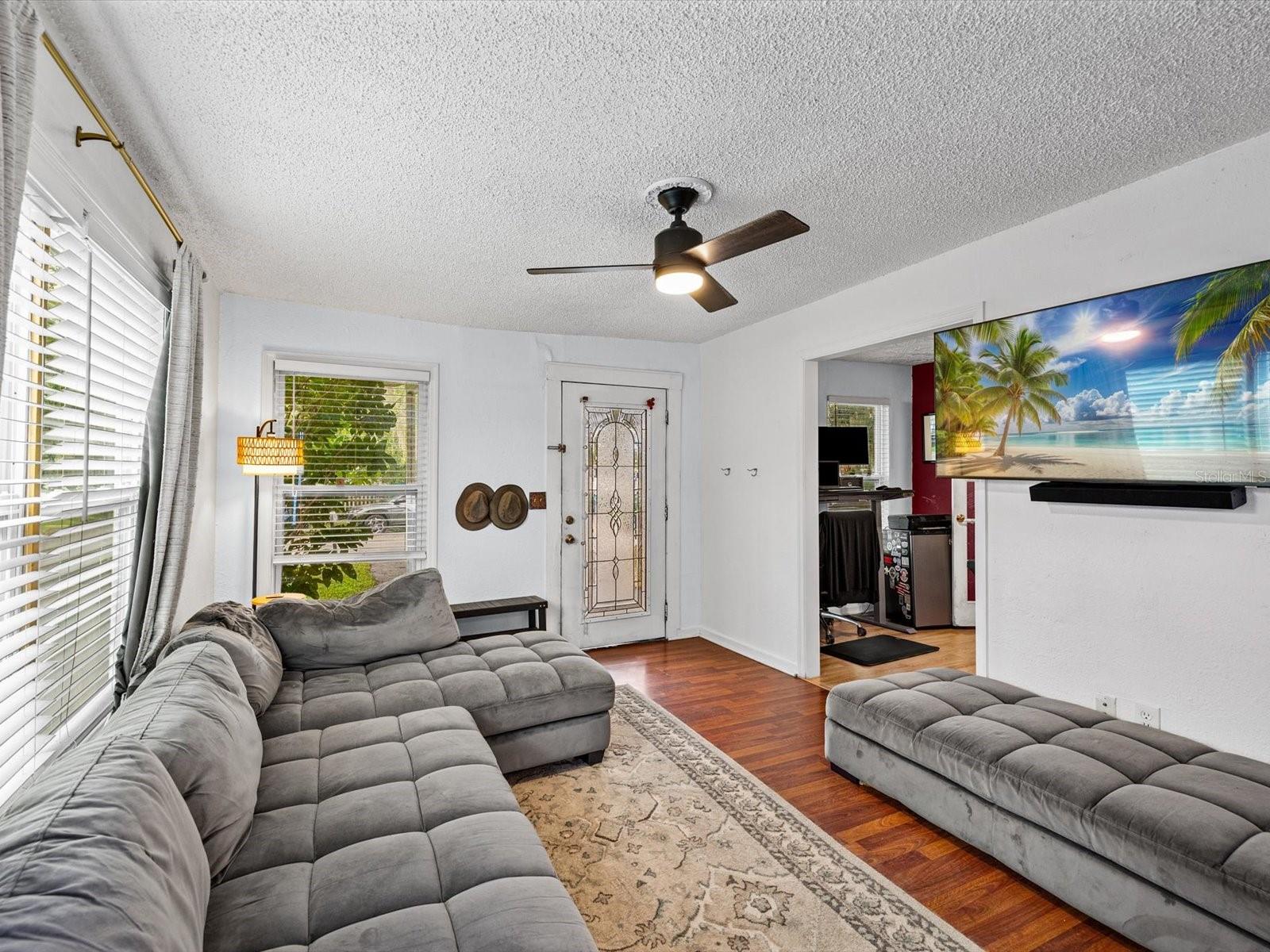 910 E ESKIMO AVE — photo 4