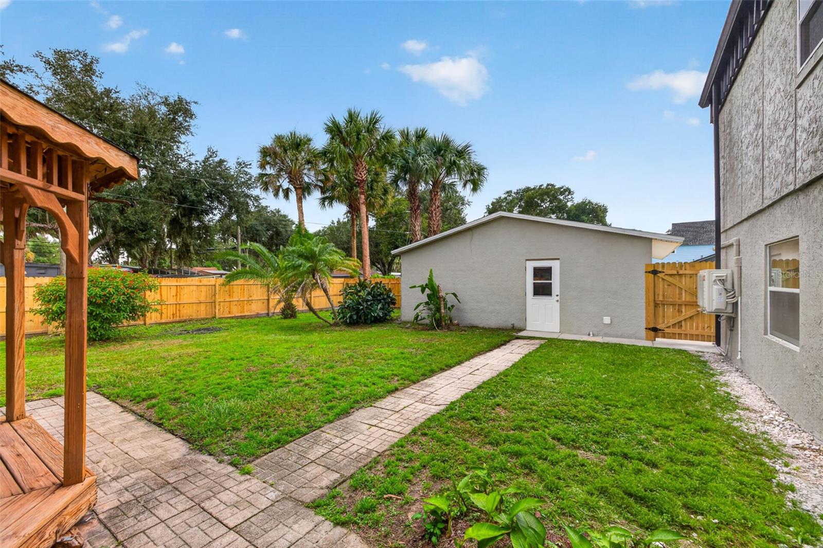 11317 SYLVAN GREEN LN — photo 27