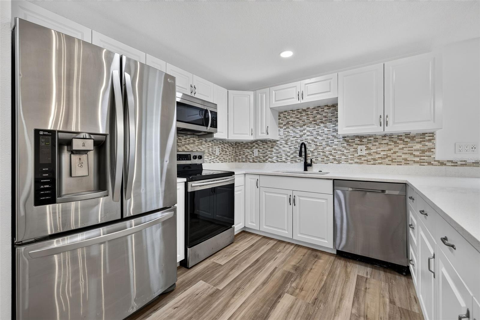 11317 SYLVAN GREEN LN — photo 6