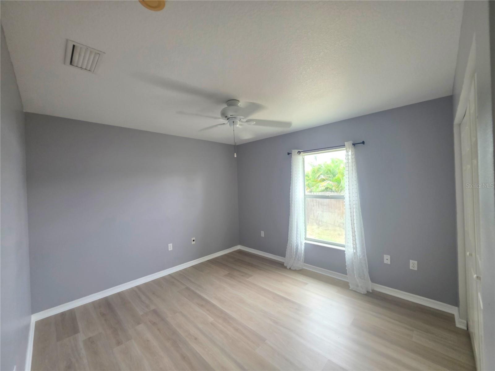 924 EUCLID — photo 15