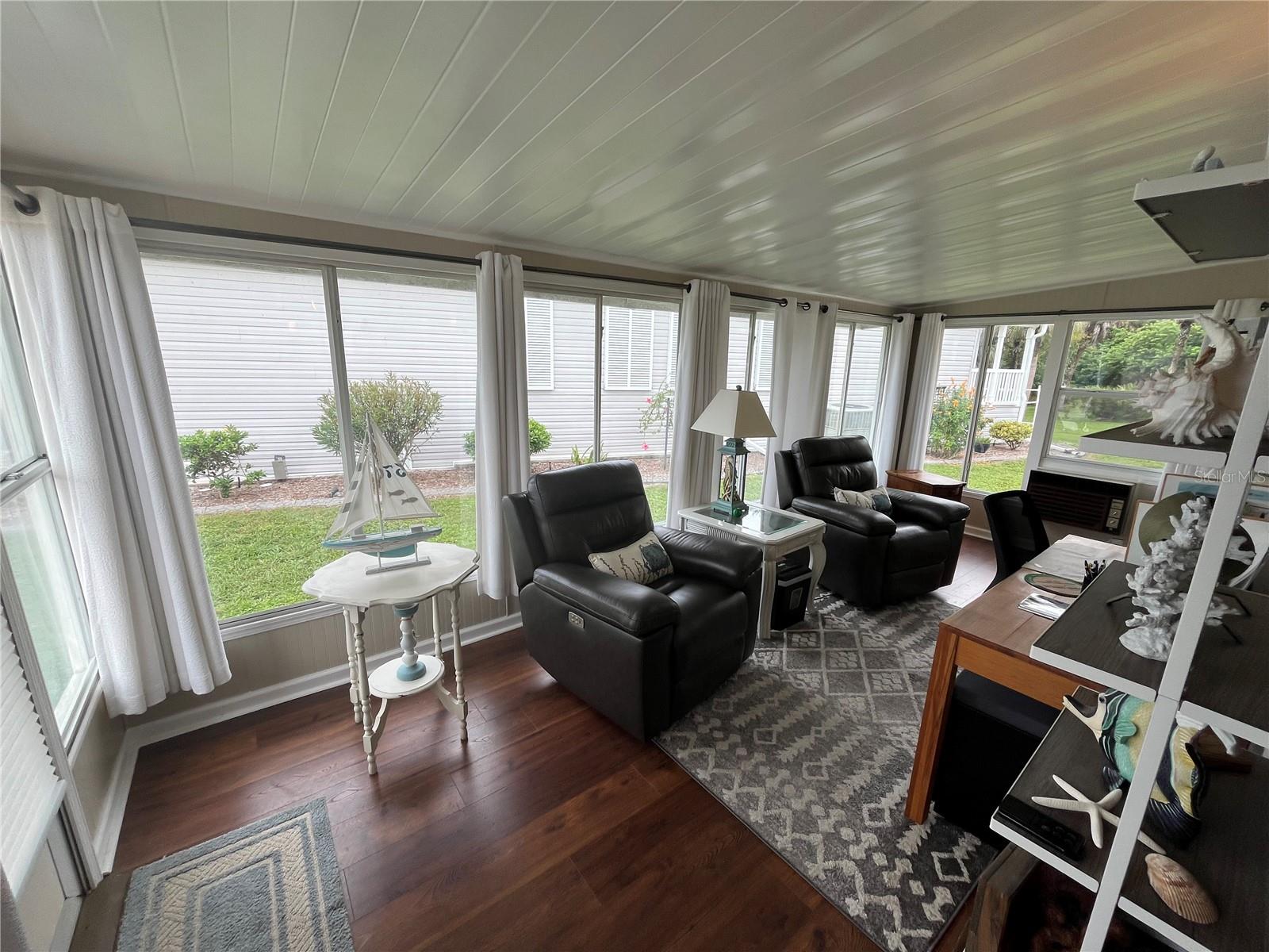 623 CERVINA DR — photo 35