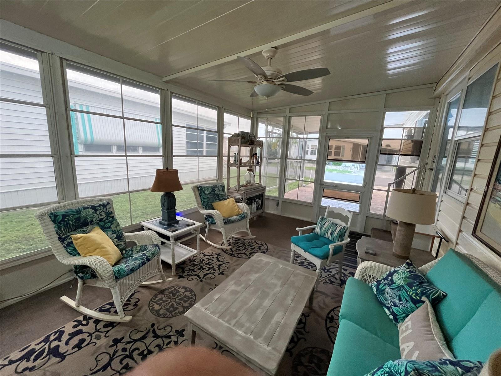 623 CERVINA DR — photo 15
