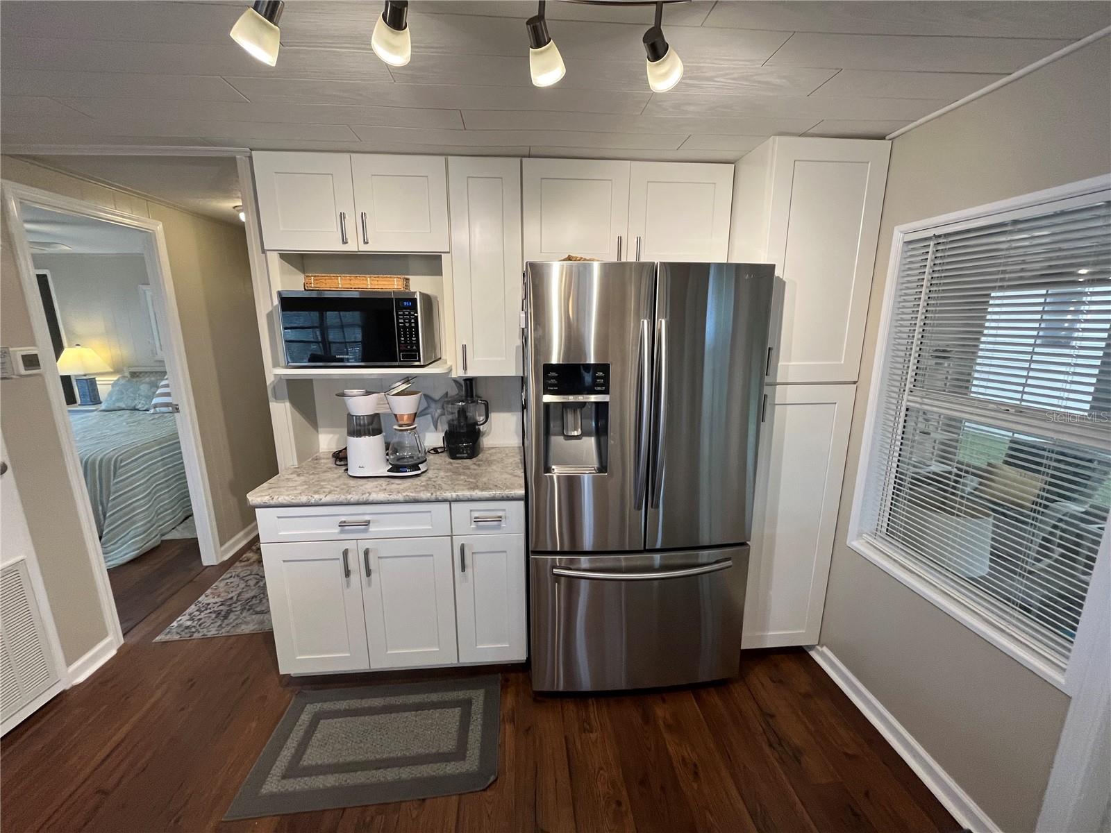 623 CERVINA DR — photo 25