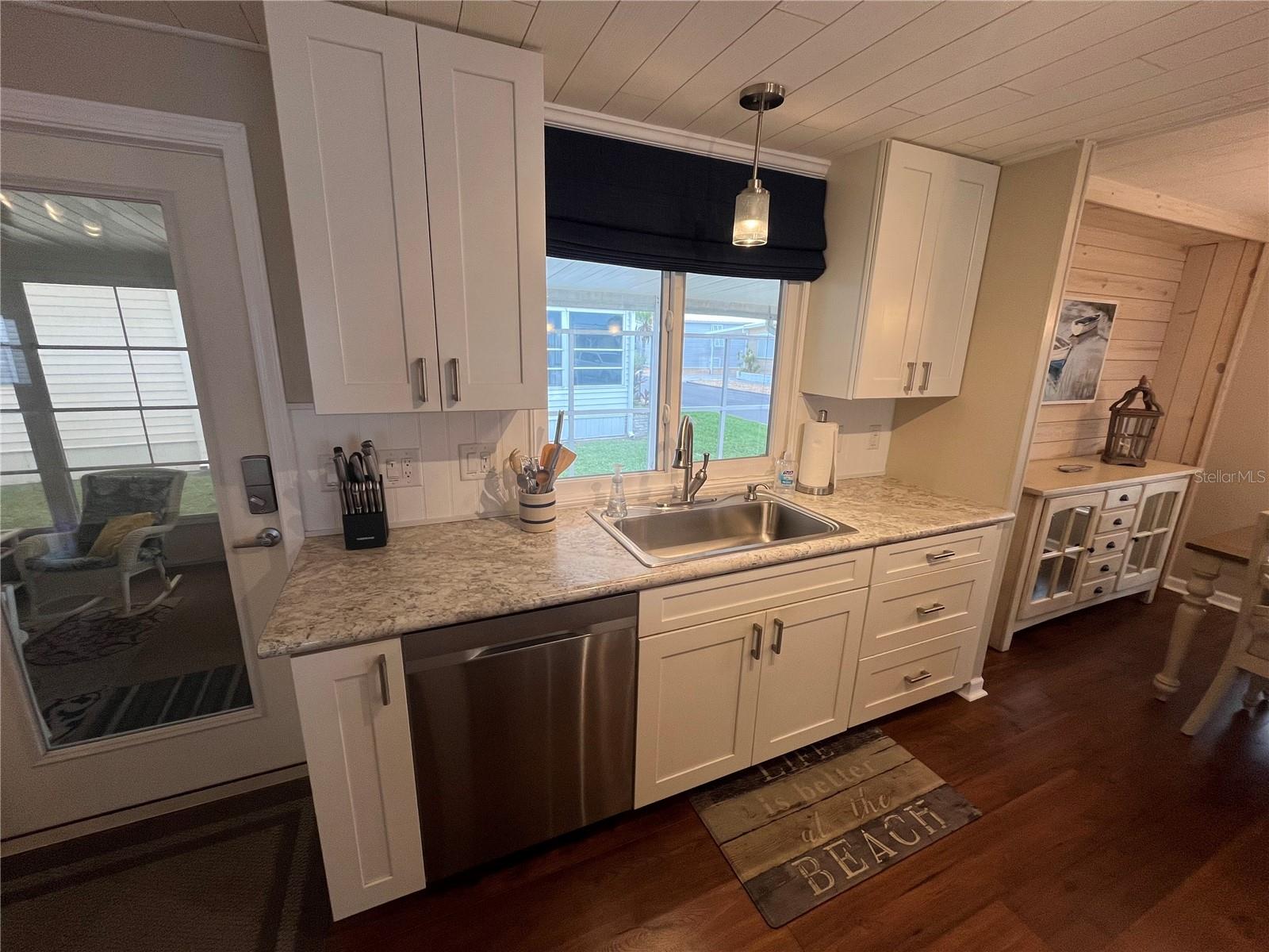 623 CERVINA DR — photo 26
