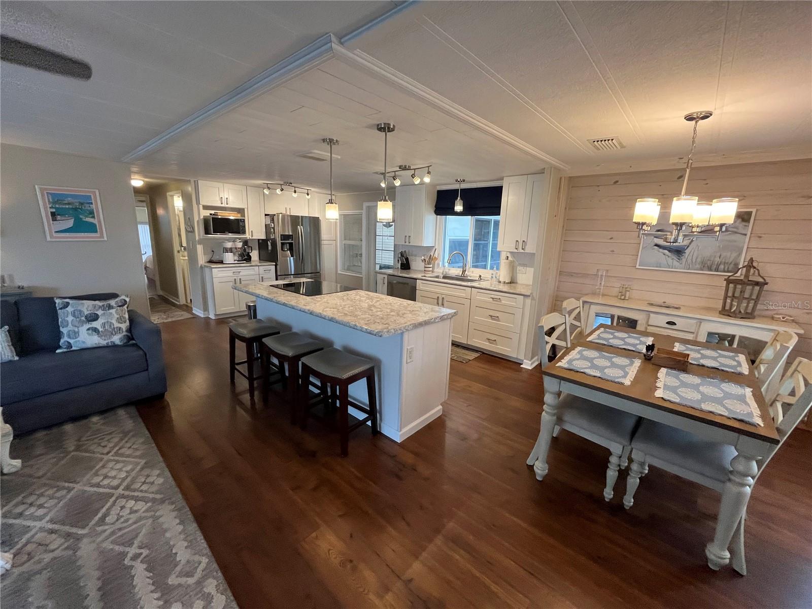 623 CERVINA DR — photo 29