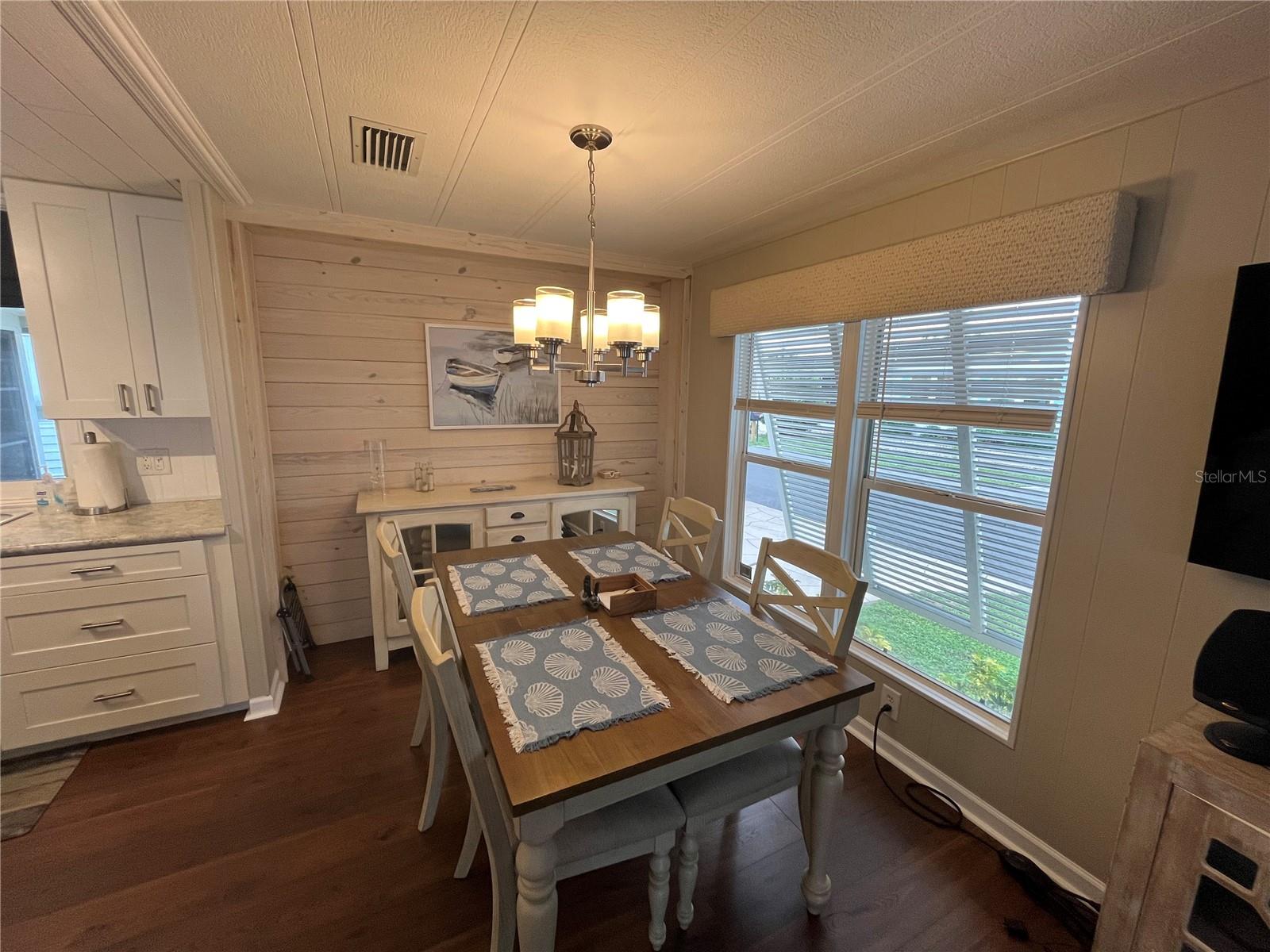 623 CERVINA DR — photo 28